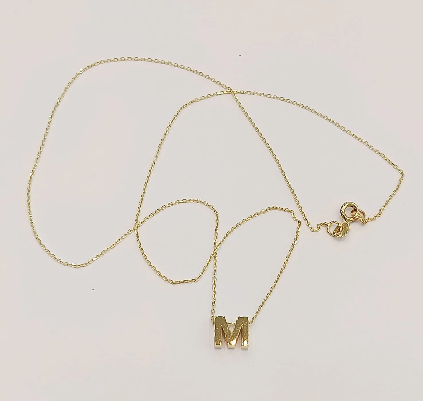Favori Marka Harf Model Kolye