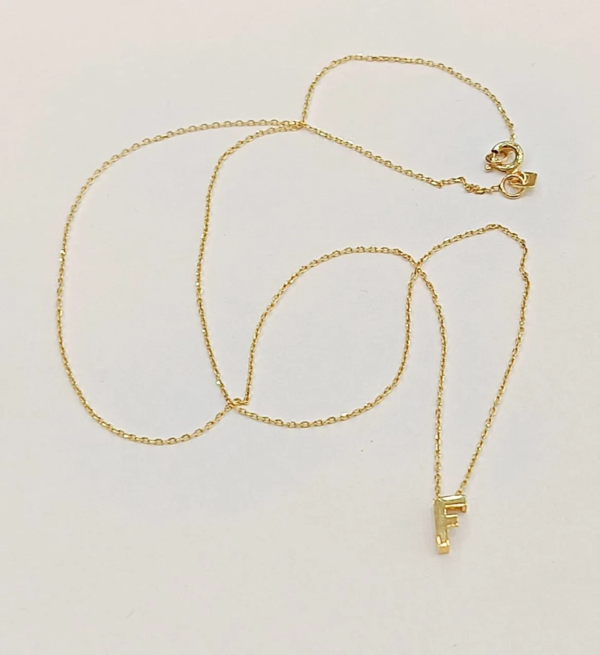 Favori Marka Harf Model Kolye