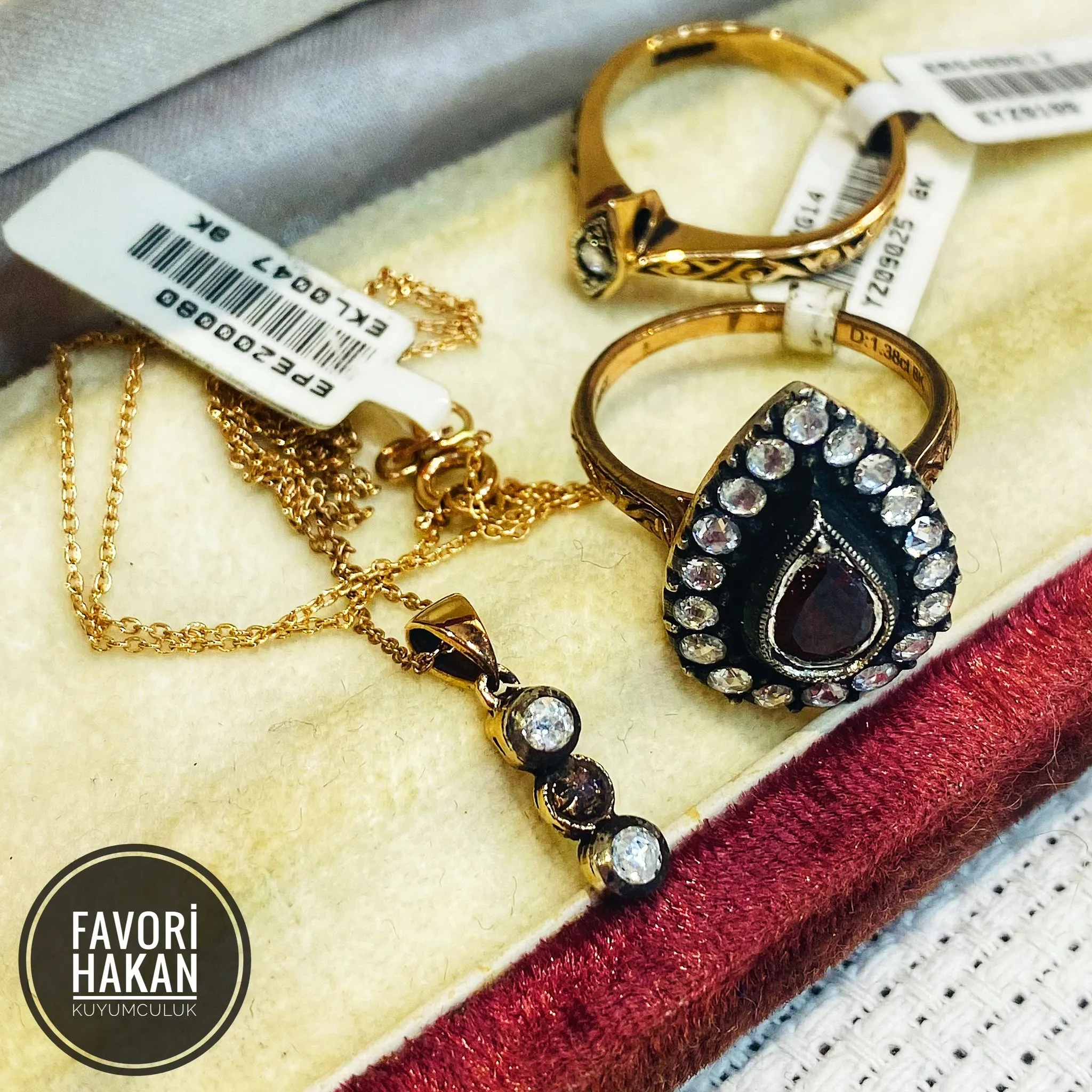 Vintage Tasarım Elmas Taşlı Minimal Kolye