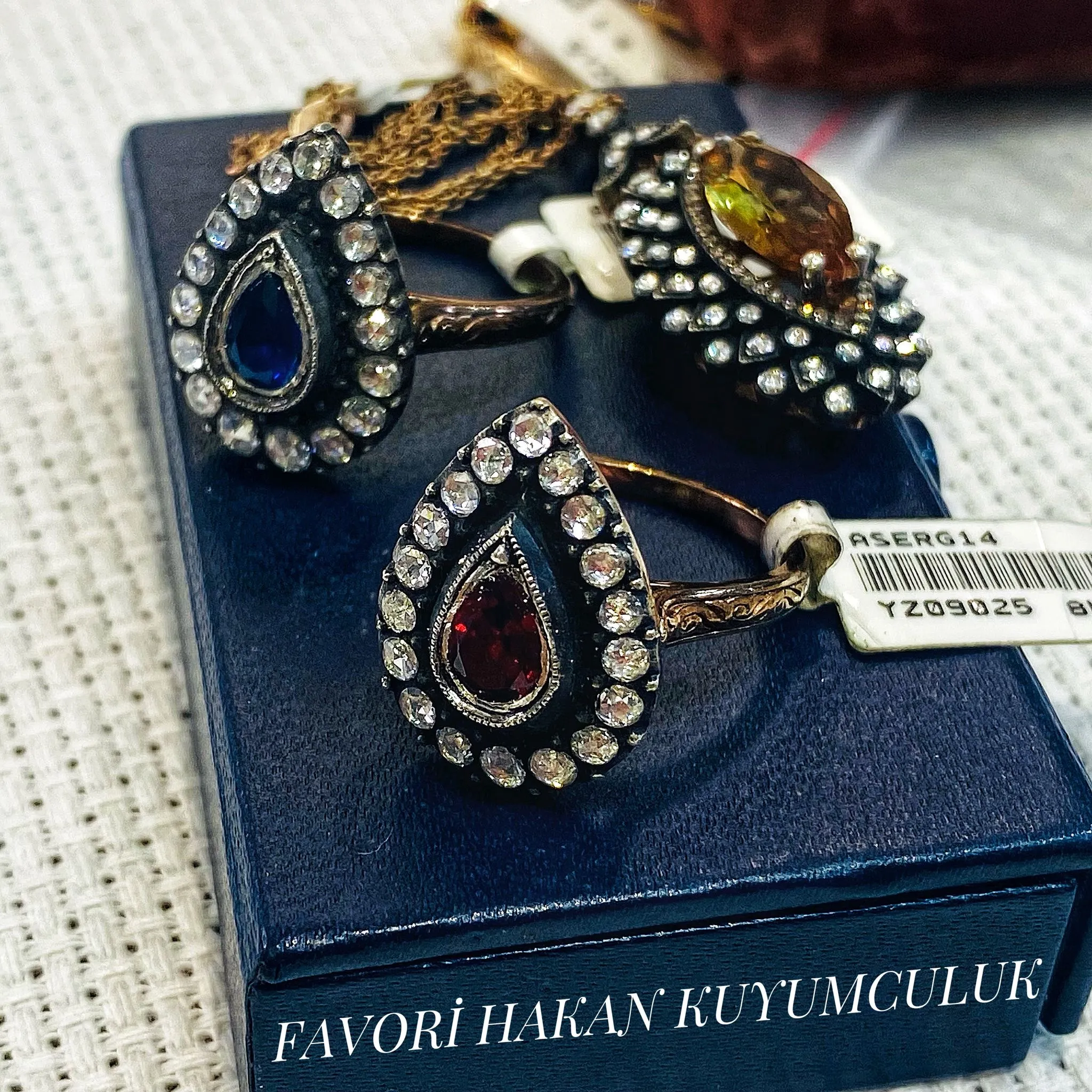 Vintage Tasarım Elmas ve Damla Yakut Taşlı Yüzük