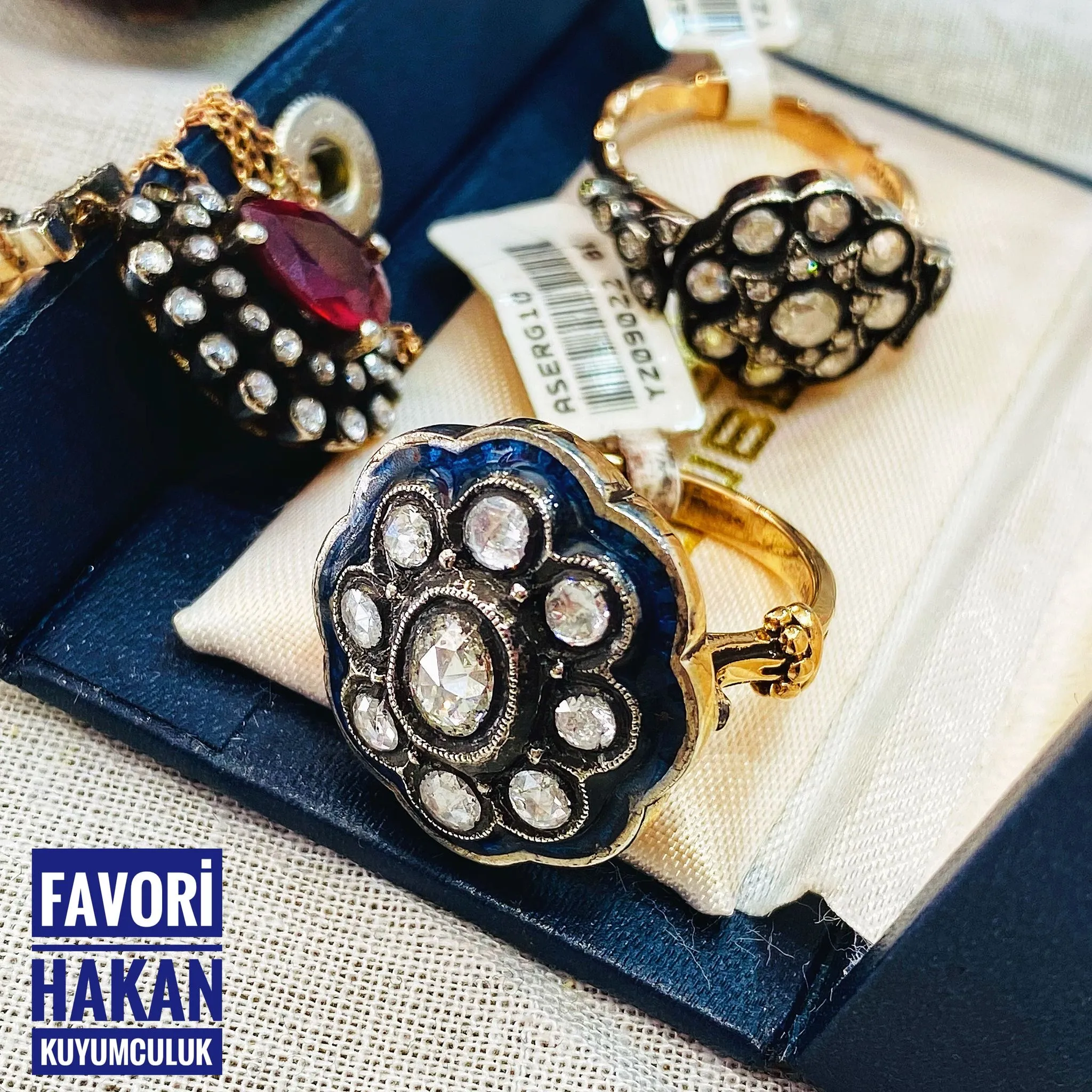 Antika Rus Yapımı Lacivert Mineli ve Elmas Taşlı 