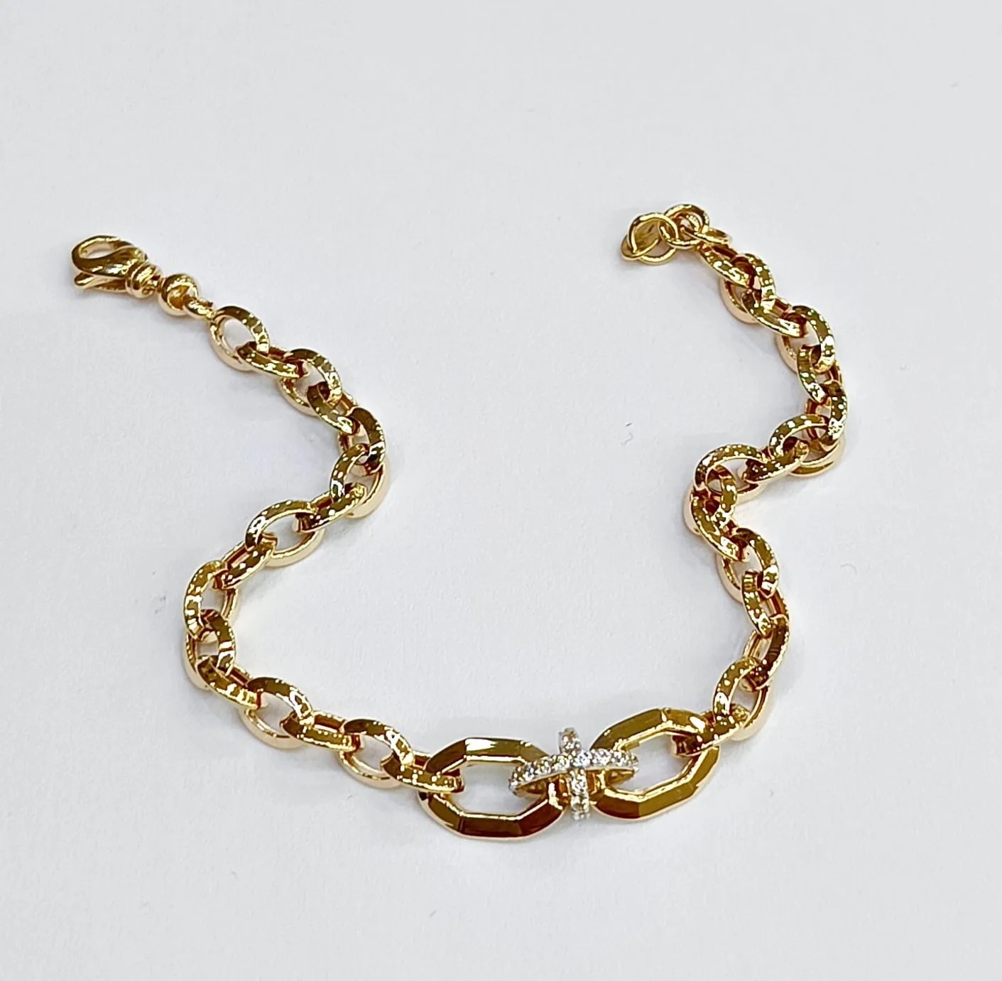 Favori Marka İtalyan Model Taşlı Bileklik 