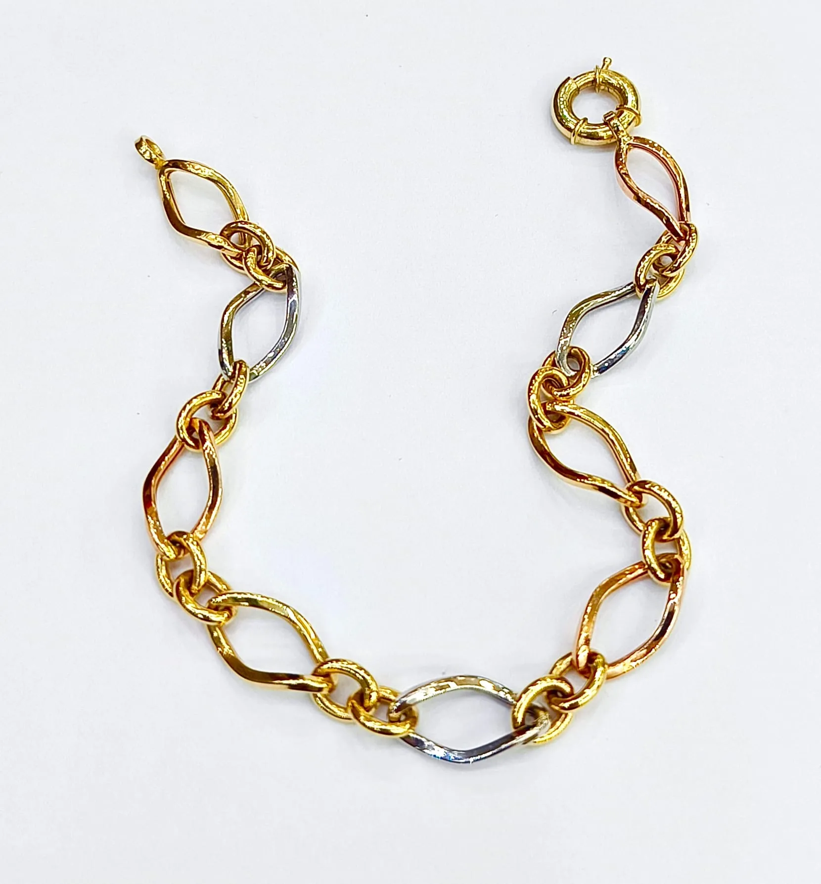 Favori Marka Hallow Model bileklik