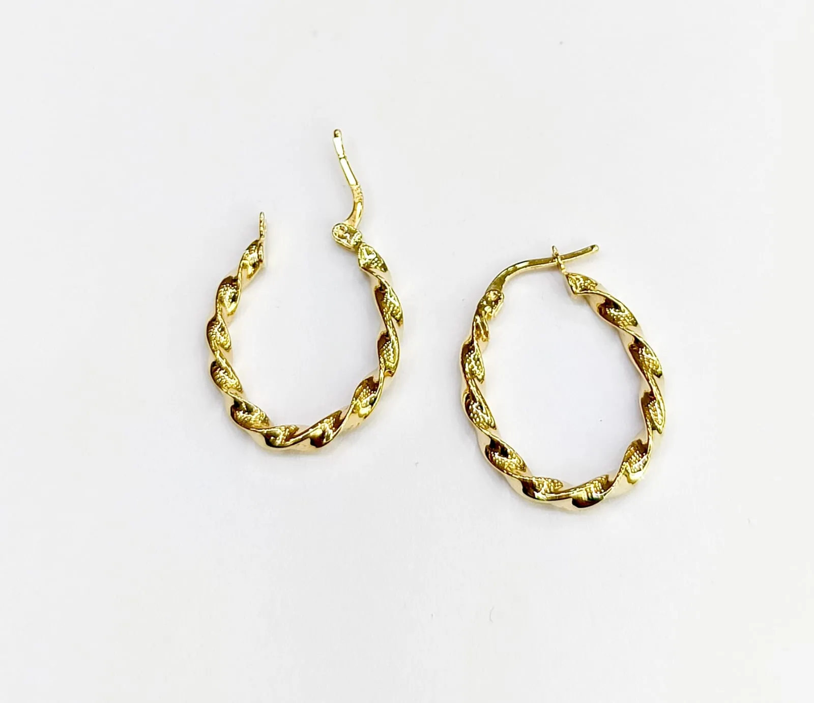 Favori Marka İtalyan Model Halka Küpe