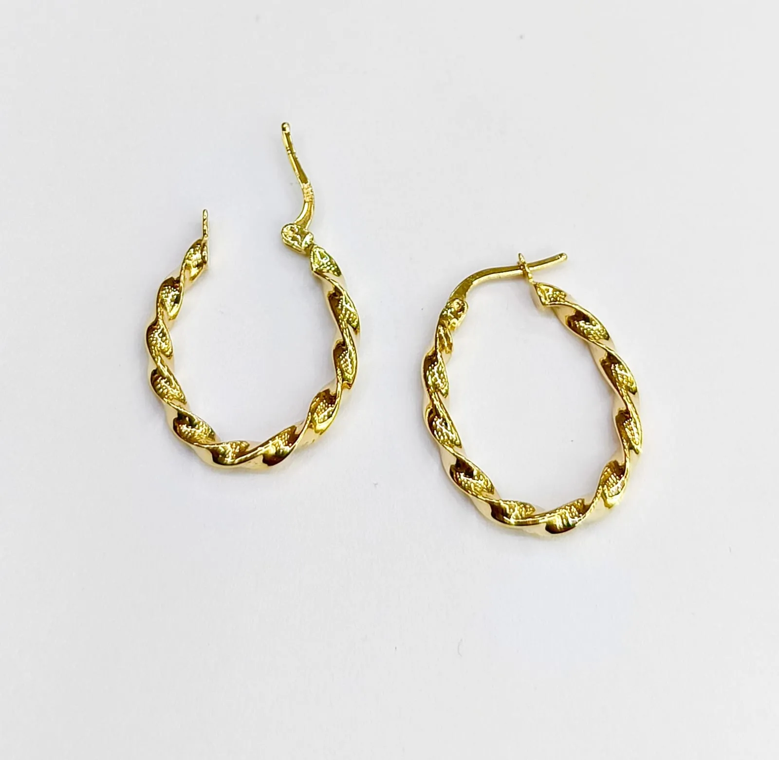 Favori Marka İtalyan Model Halka Küpe