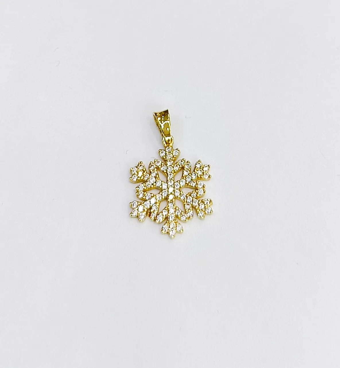 Favori Marka Kar Tanesi Model Uç