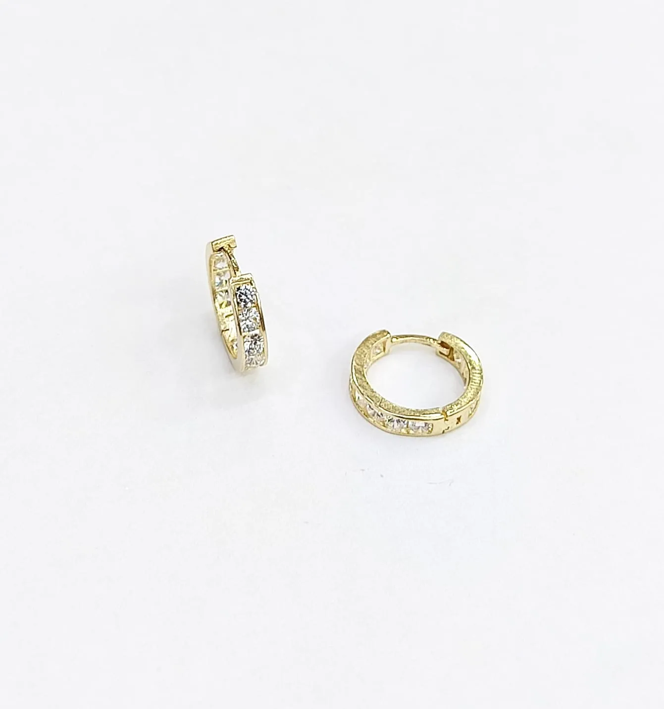 Favori Marka Halka Küpe