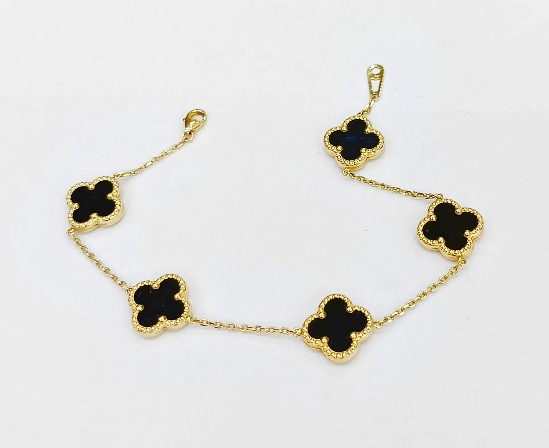 Favori Marka Yonca Model Bileklik