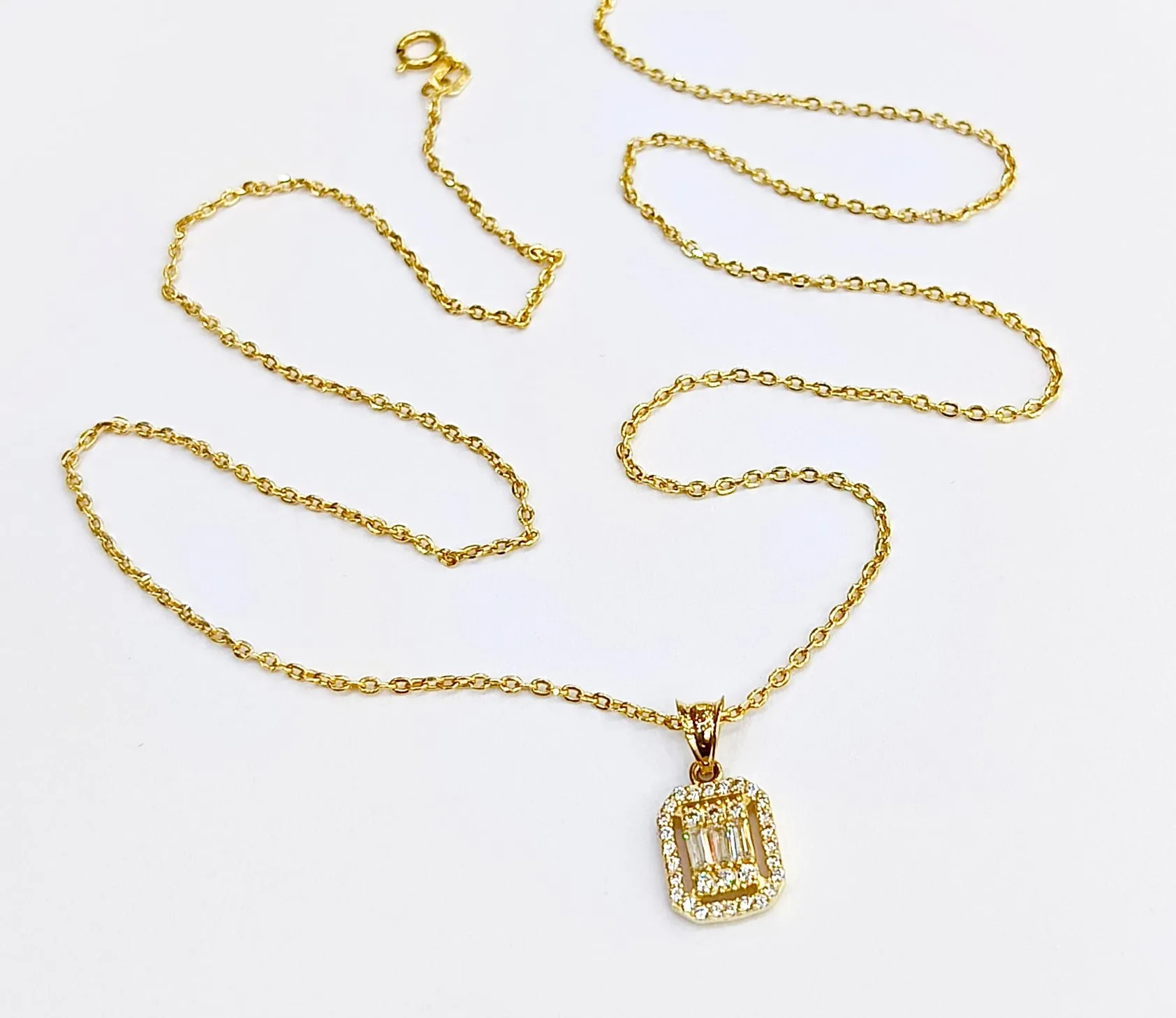 Favori Marka Baget Model Kolye