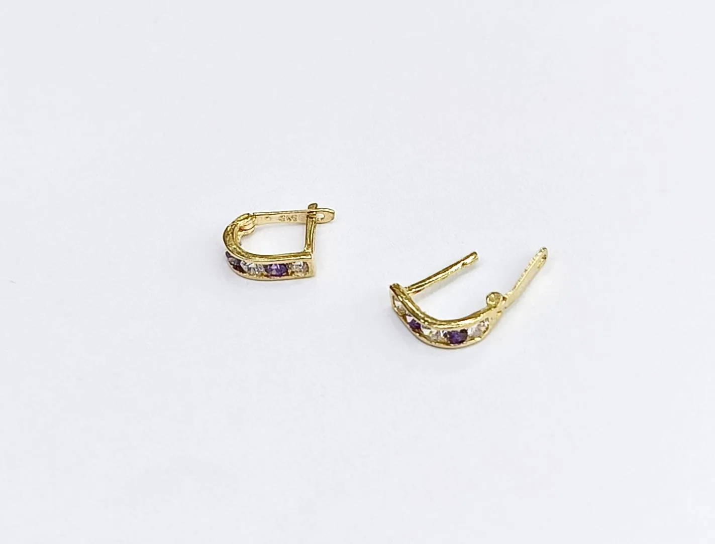 Favori Marka Renkli Taşlı Küpe