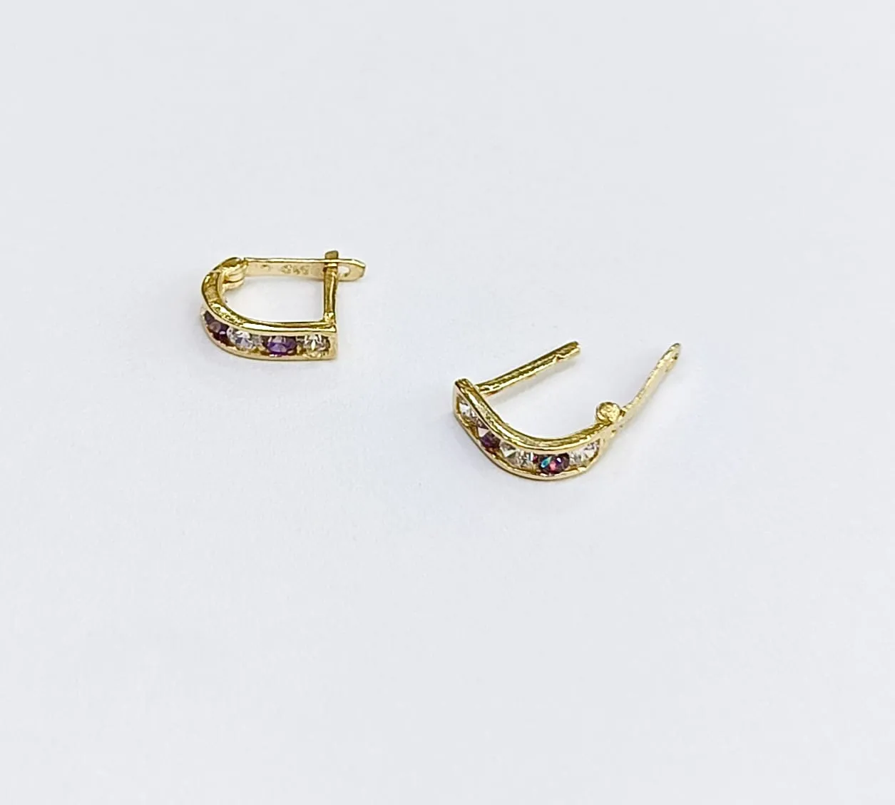 Favori Marka Renkli Taşlı Küpe