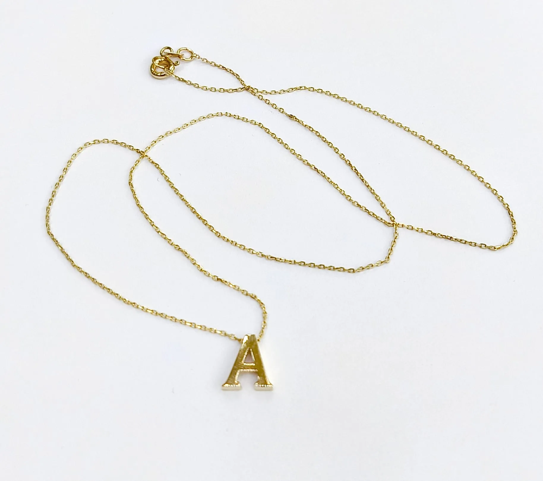 Favori Marka Harf Model Kolye