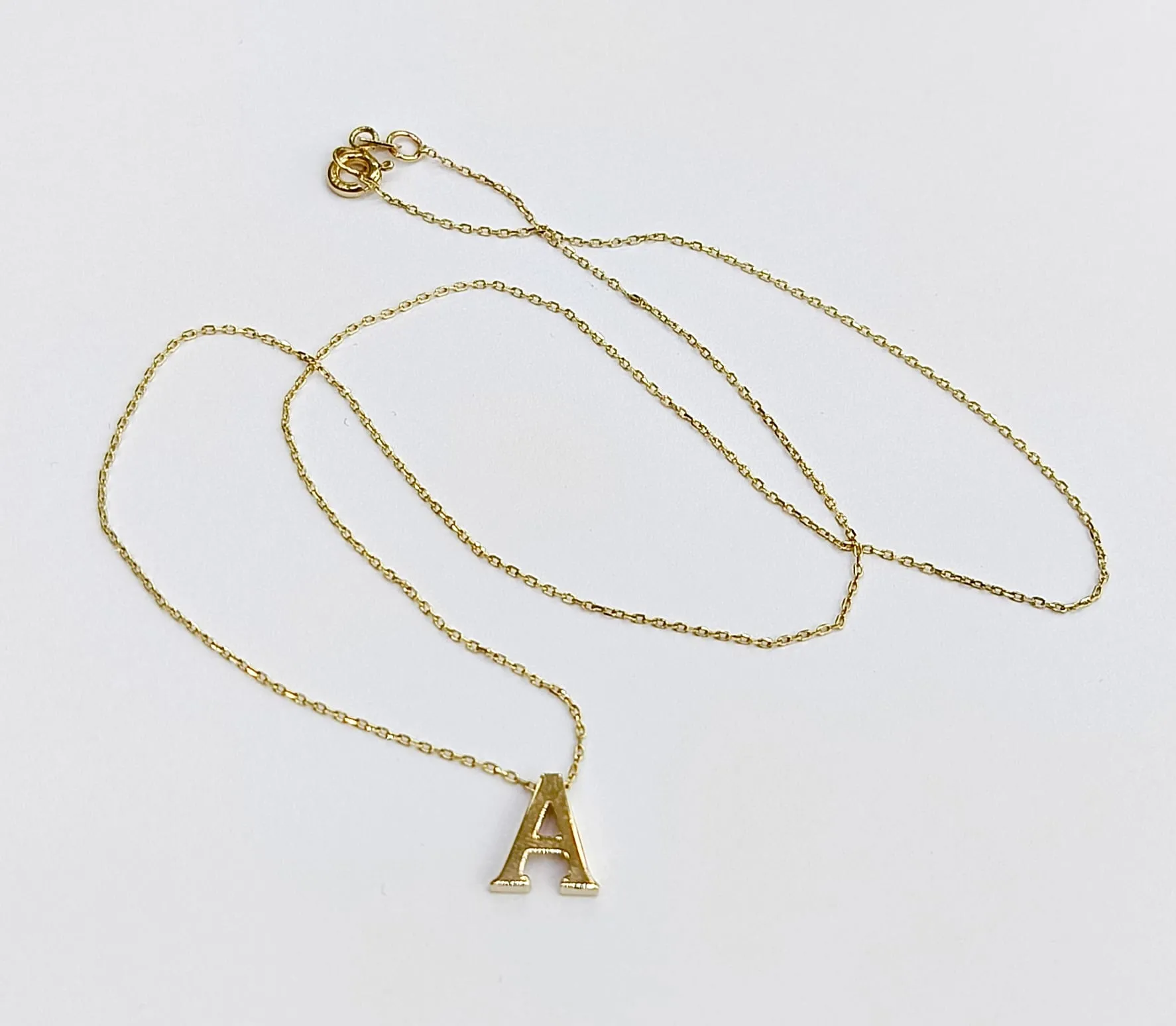 Favori Marka Harf Model Kolye