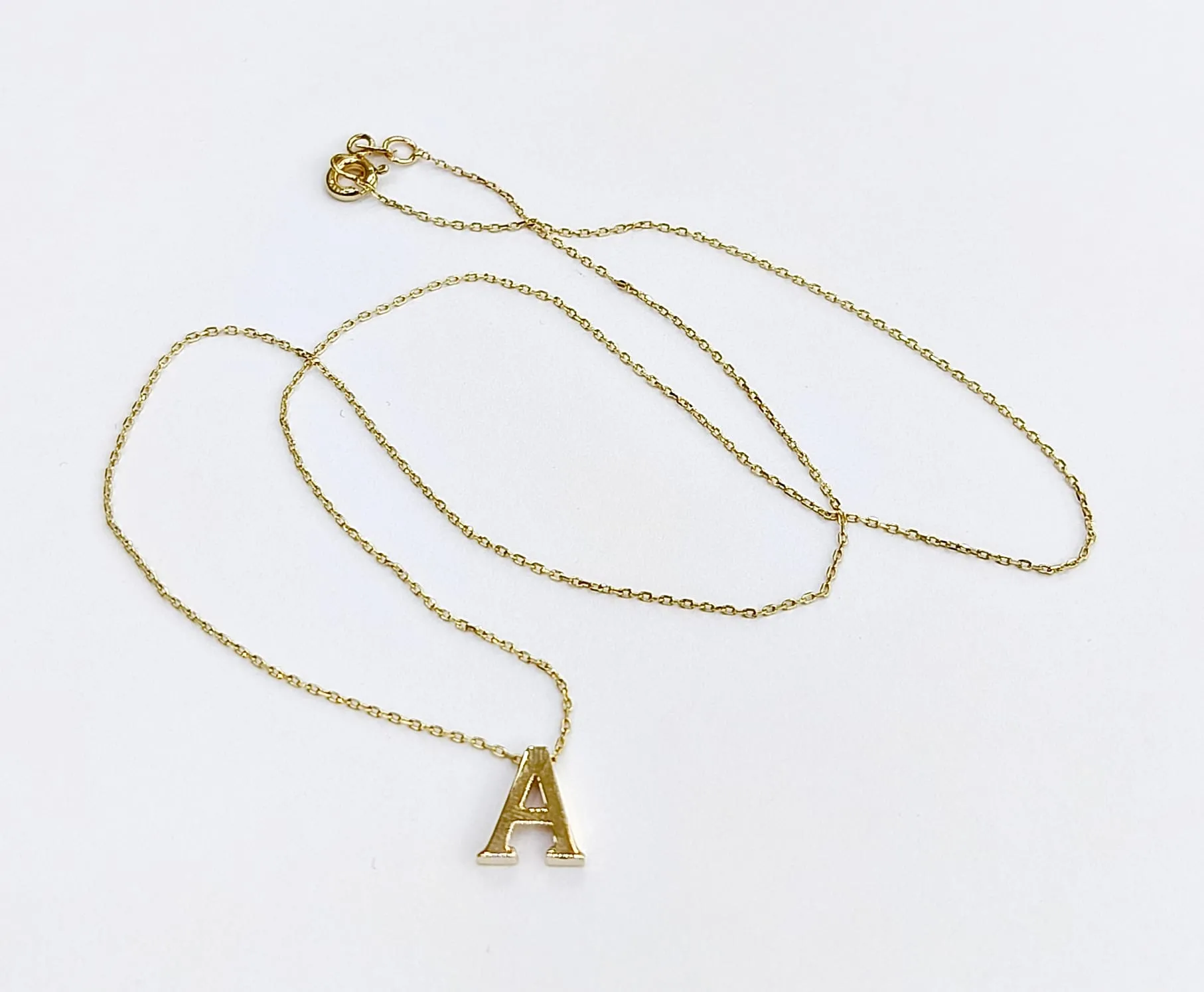 Favori Marka Harf Model Kolye