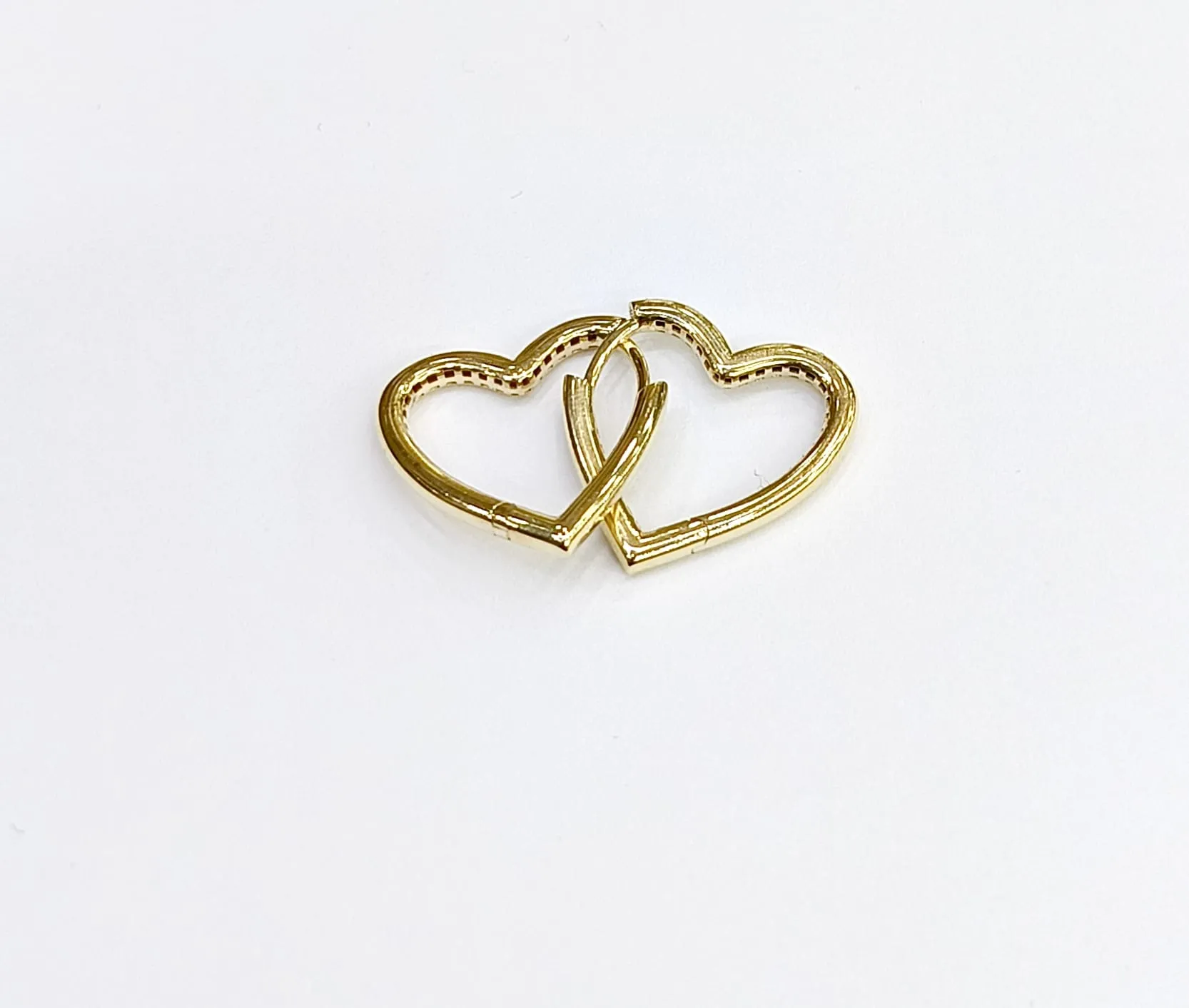 Favori Marka Kalpli Model Küpe