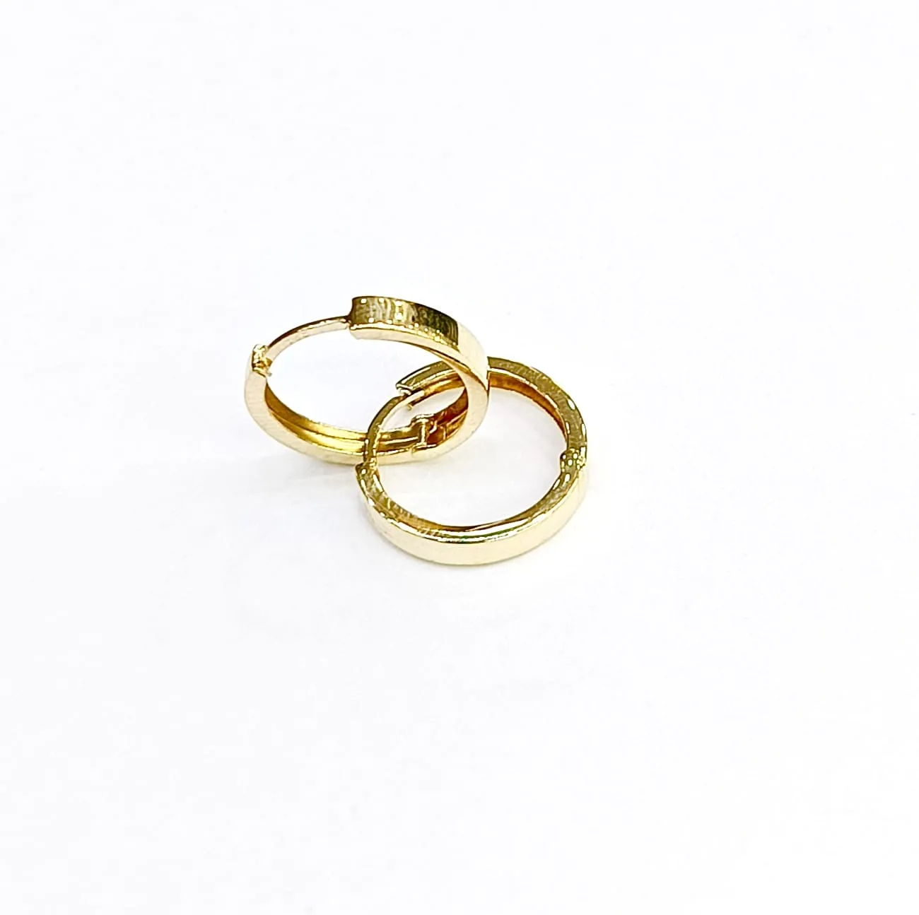 Favori Marka Halka Model Küpe