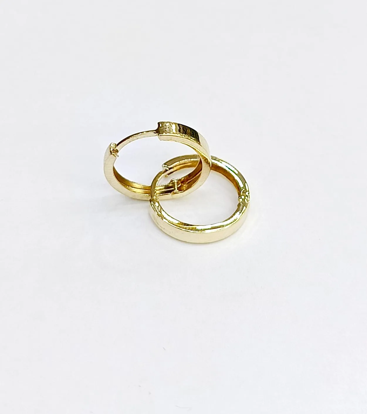 Favori Marka Halka Model Küpe