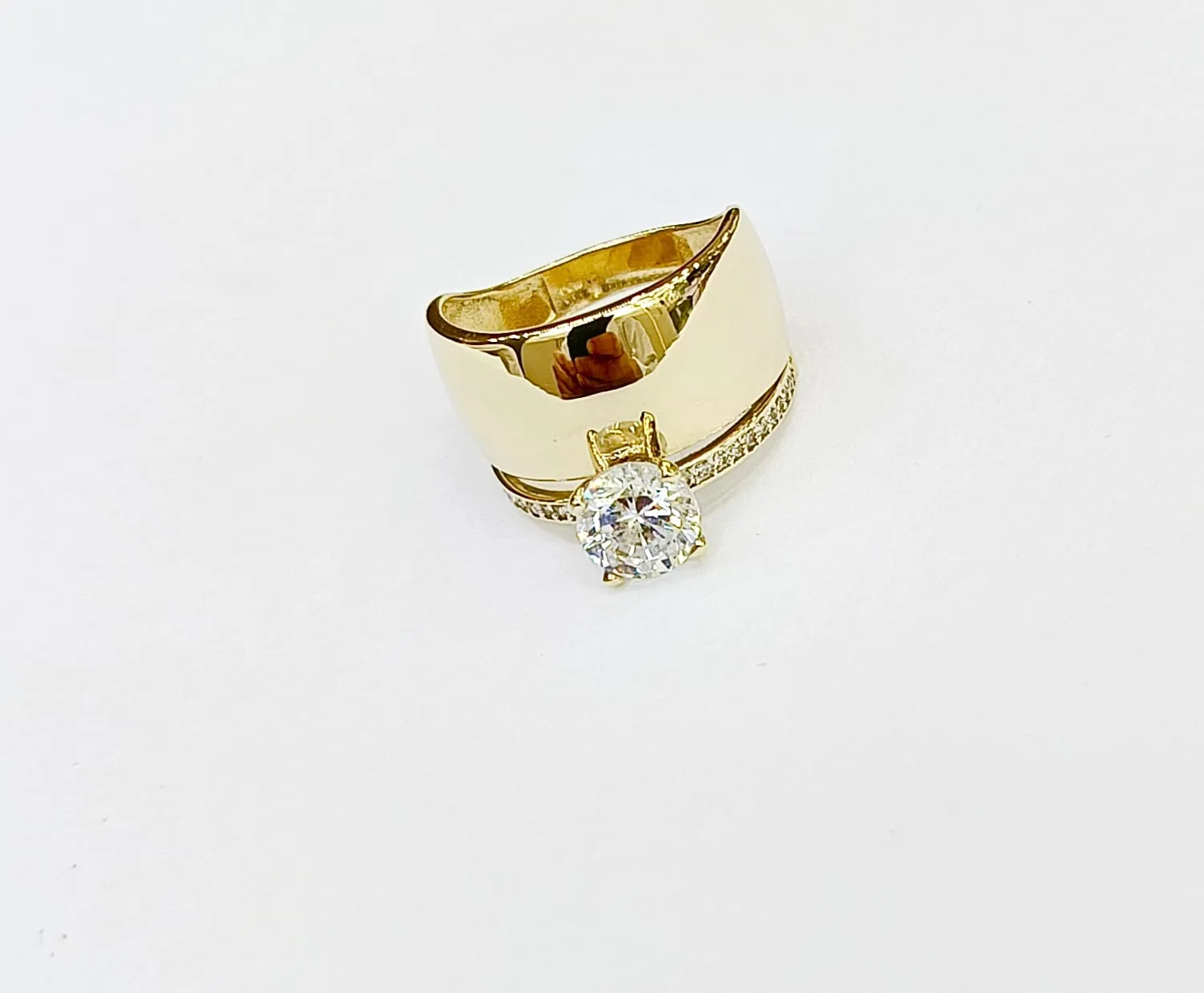 Favori Marka Alyanslı Tektaş Model Yüzük