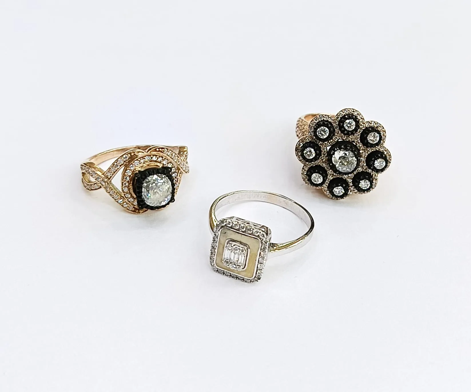 Pırlanta Beyaz Mineli Baget Yüzük