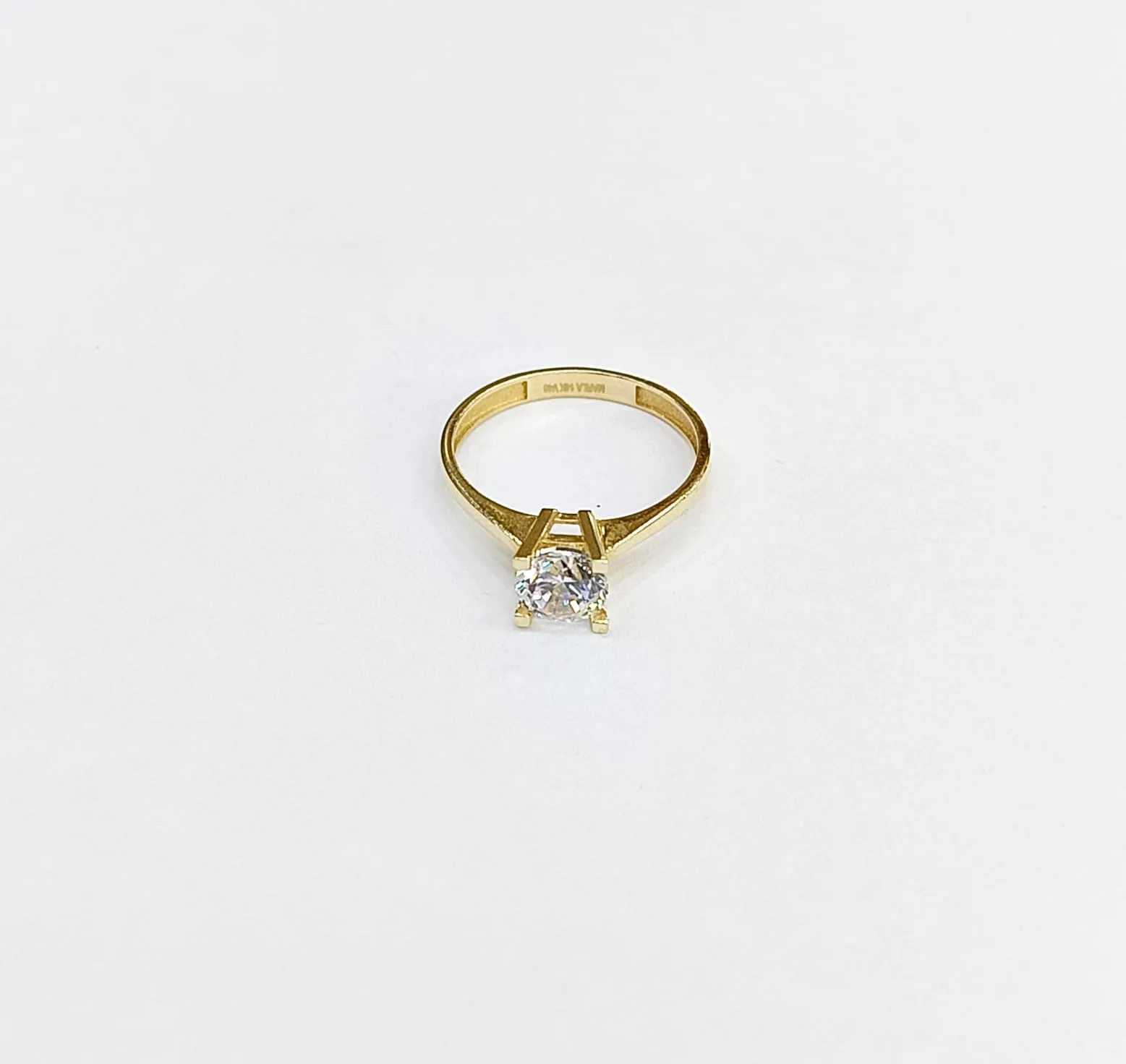 Favori Marka Tek Taş Model Yüzük