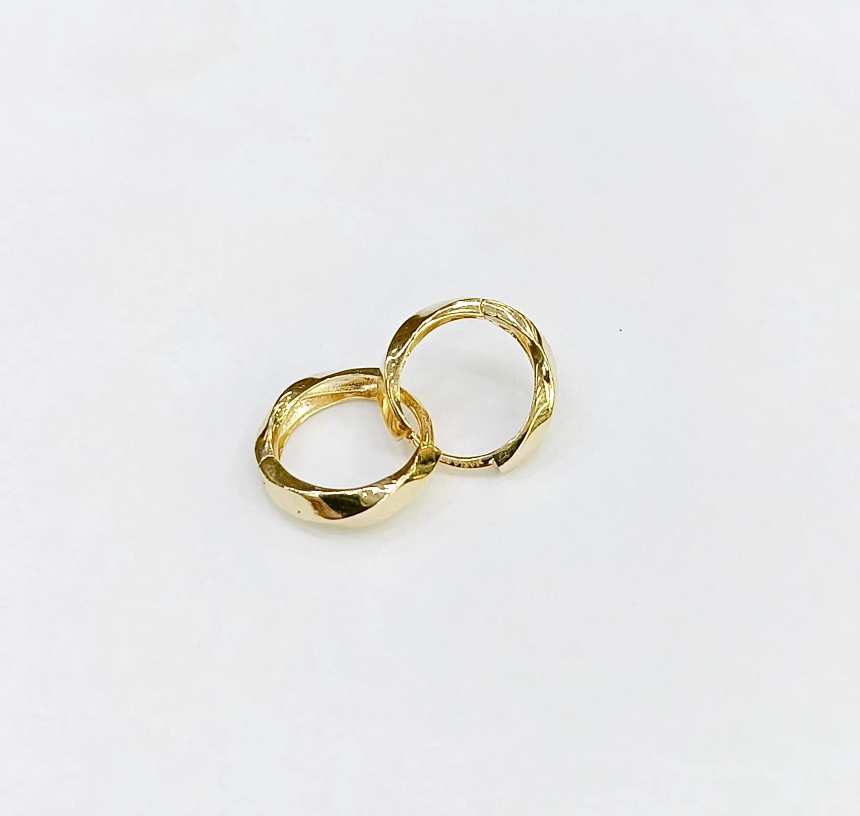 Favori Marka İtalyan Model Halka Küpe