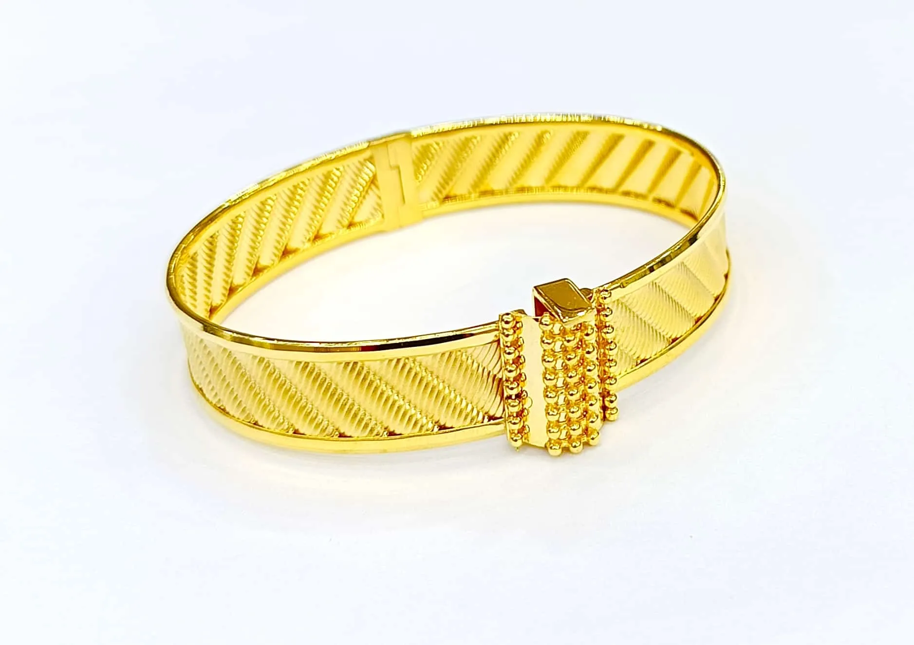 Favori Marka Dorikalı Model Kelepçe