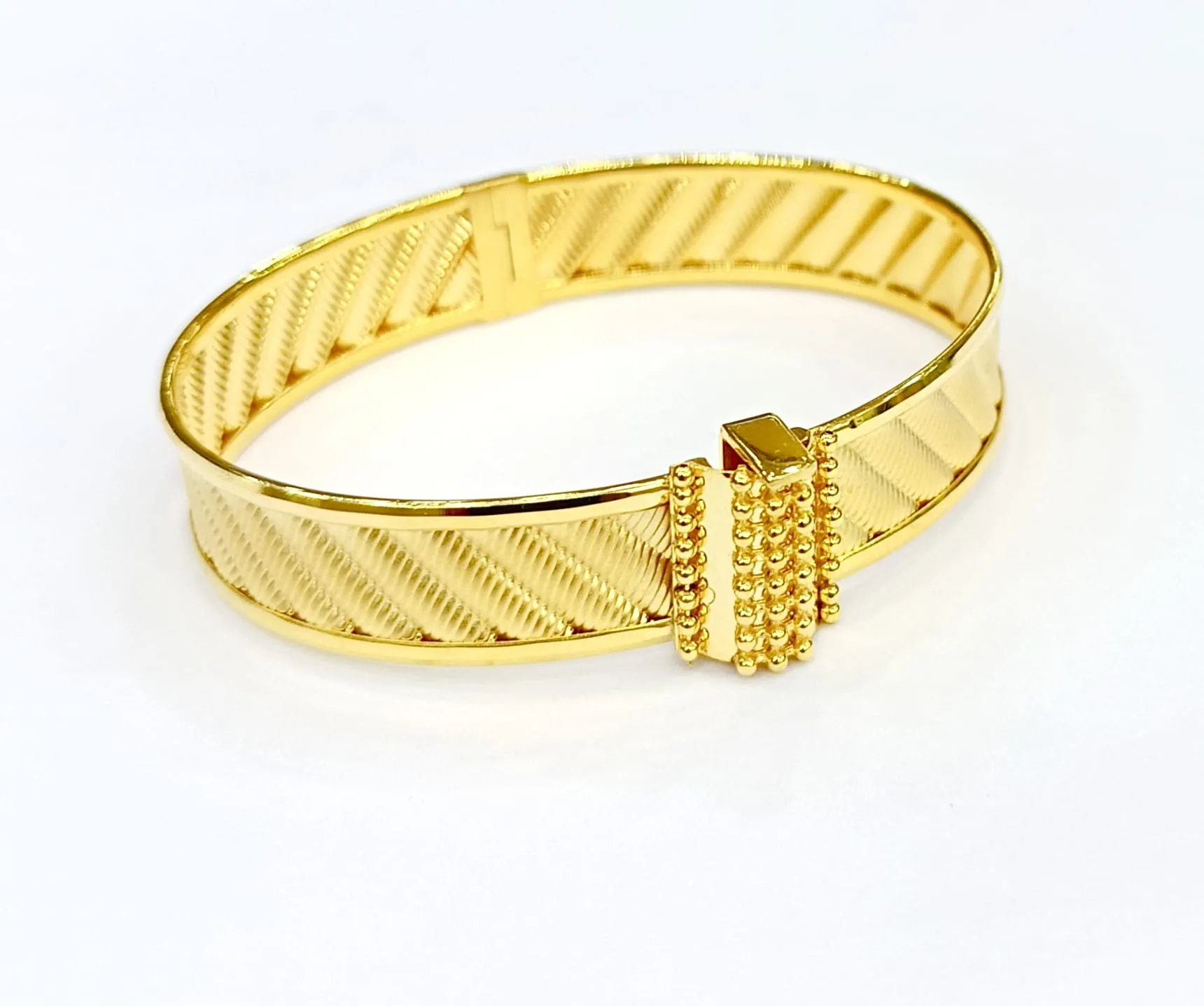 Favori Marka Dorikalı Model Kelepçe