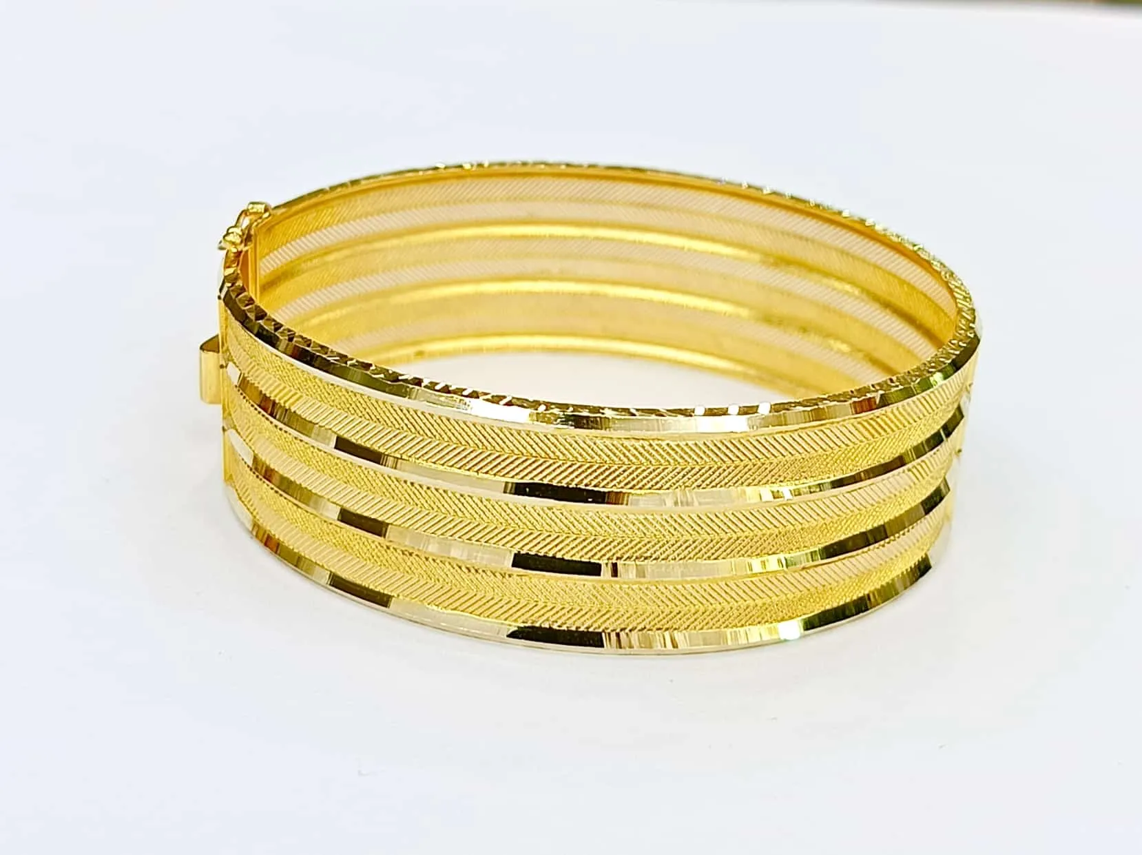 Favori Marka Desenli Kelepçe