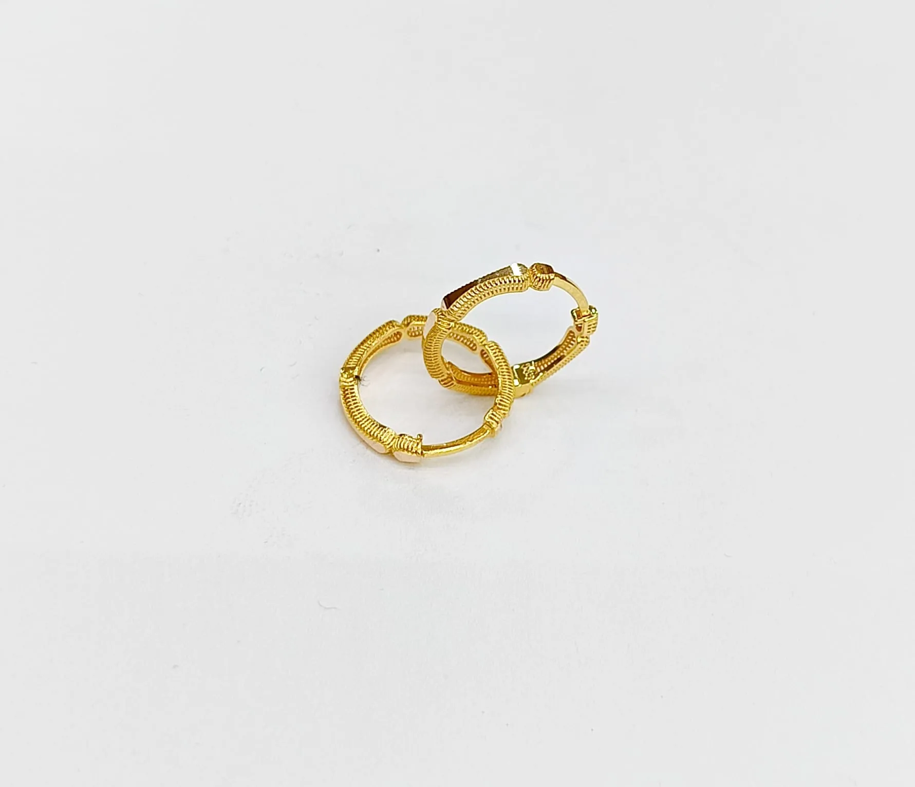 Favori Marka Desenli Halka Küpe