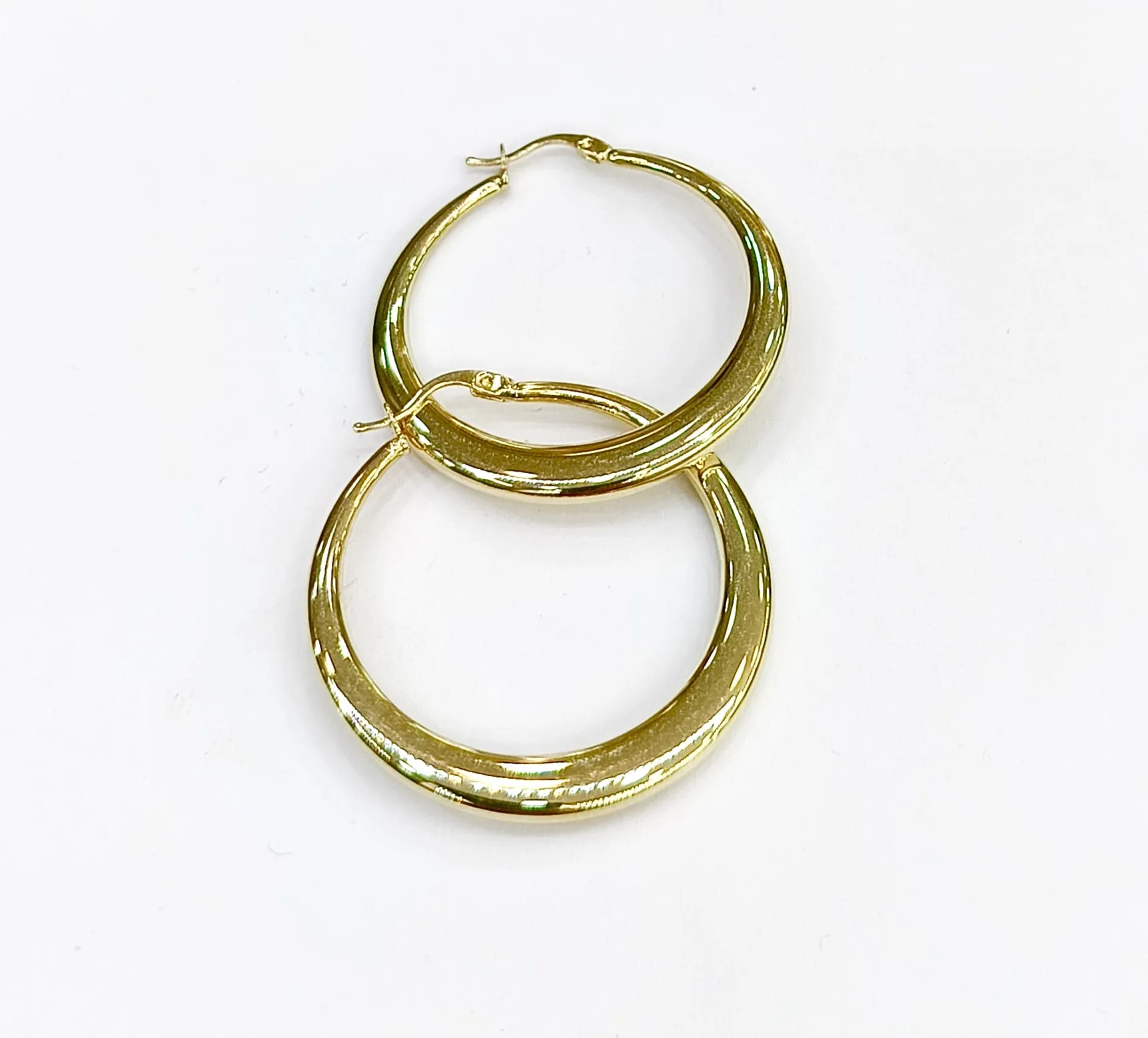 Favori Marka Halka Küpe 