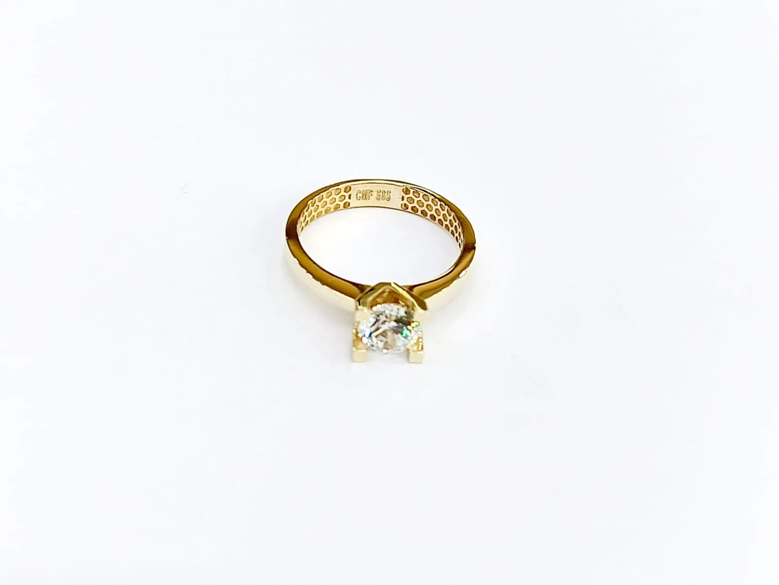 Favori Marka Tek Taş Model Yüzük