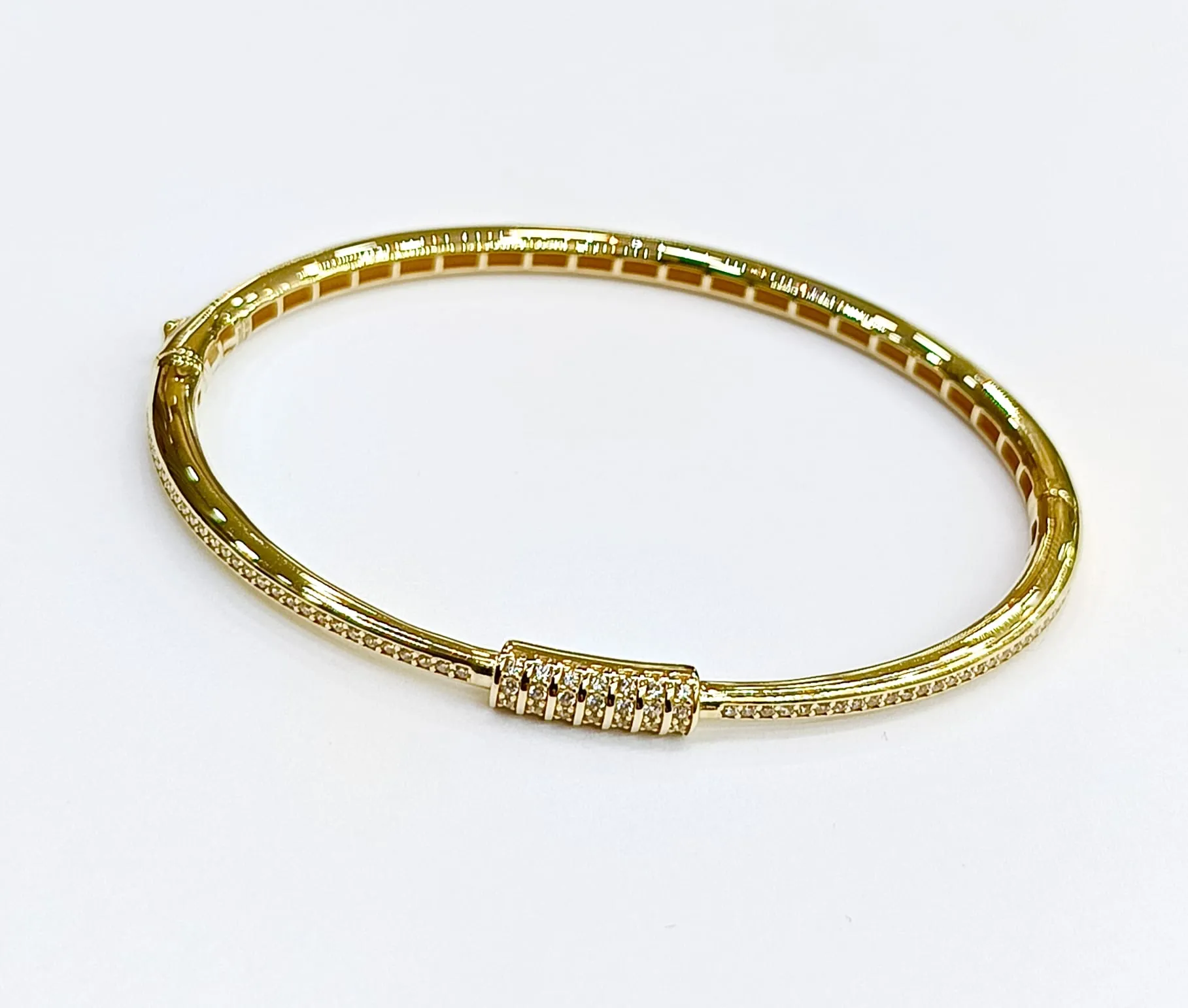 Favori Marka İtalyan Model Taşlı Kelepçe 