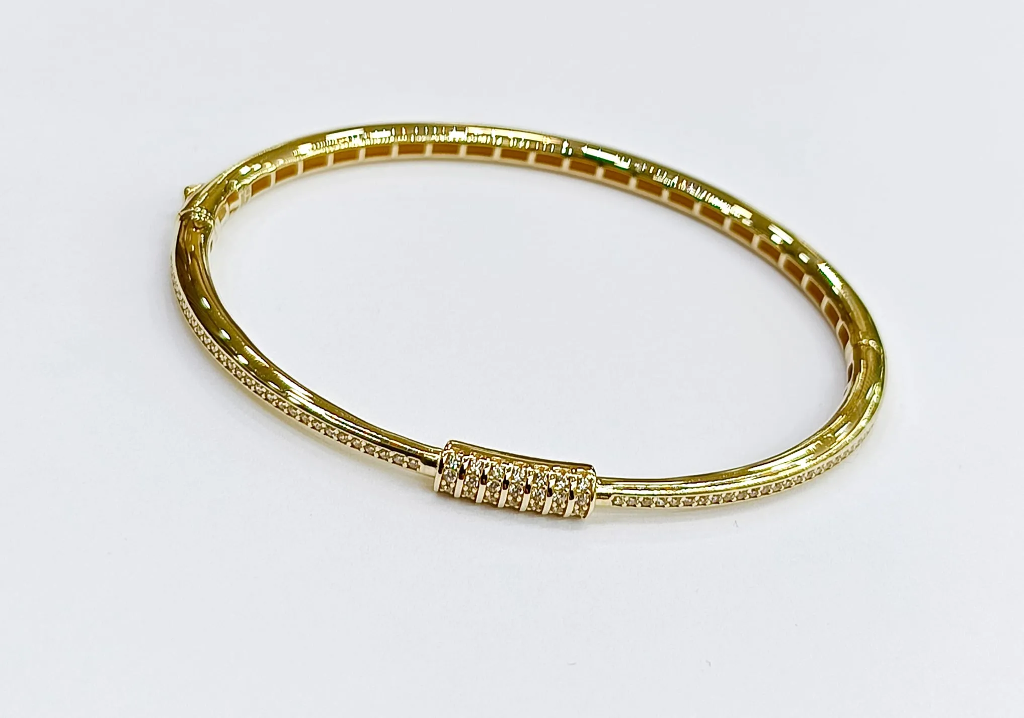 Favori Marka İtalyan Model Taşlı Kelepçe 