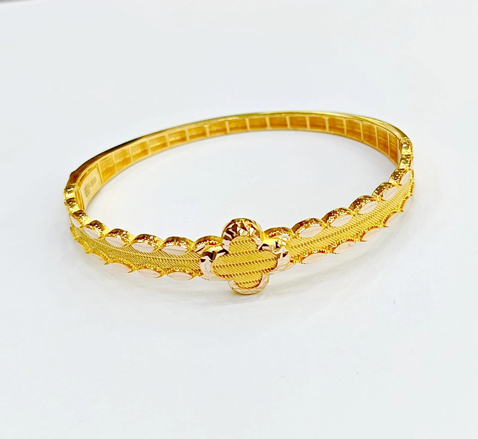 Favori Marka Yonca Model Kelepçe 