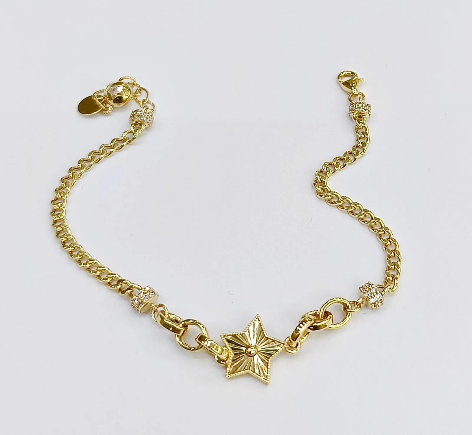 Favori Marka Yıldızlı Model Bileklik 