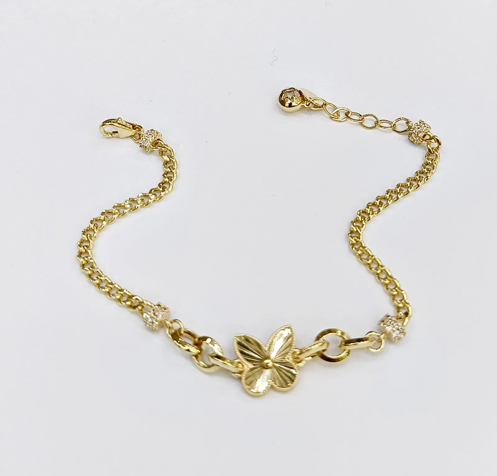 Favori Marka Kelebek Model Bileklik 