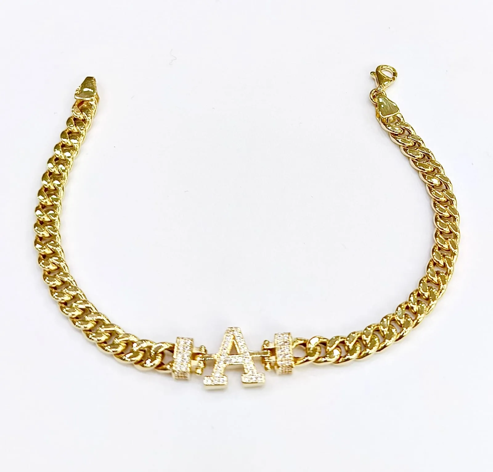 Favori Marka A Harfi Model Bileklik 