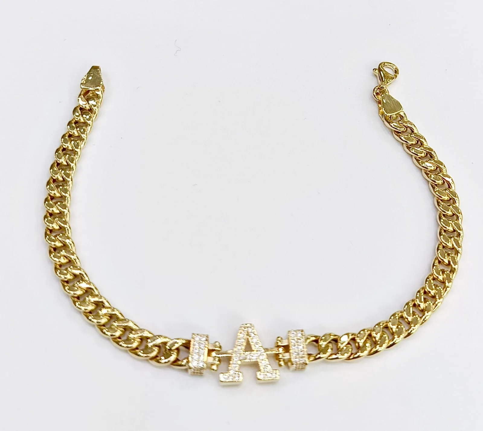 Favori Marka A Harfi Model Bileklik 