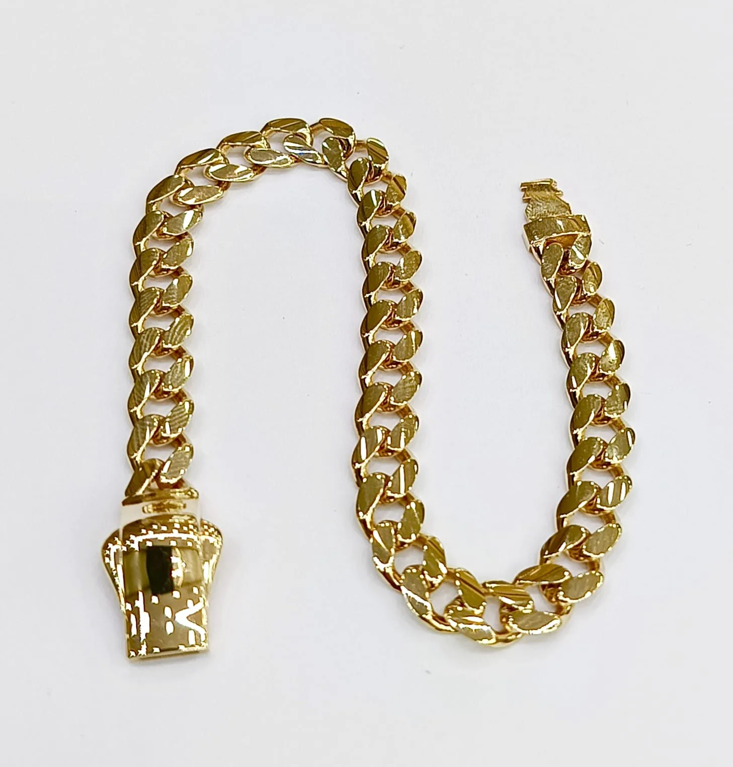 Favori Marka Gurmet Model Bileklik 