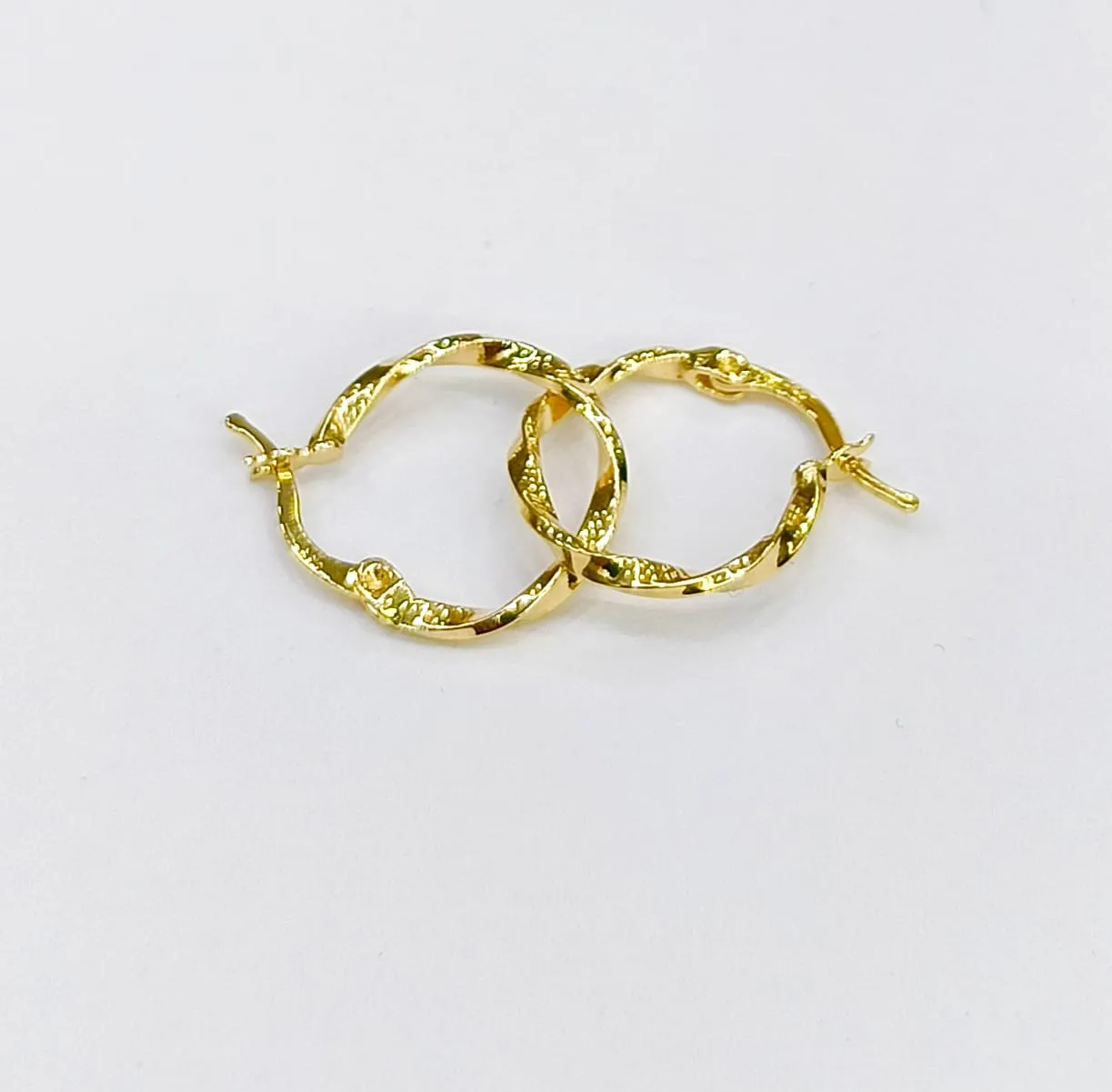 Favori Marka Desenli Halka Küpe 