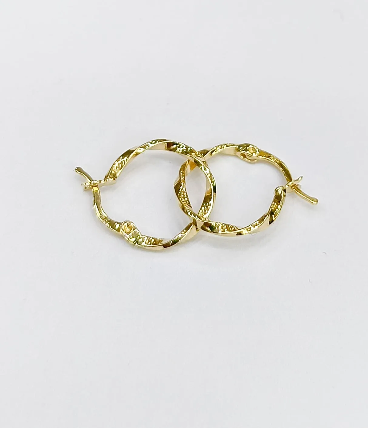 Favori Marka Desenli Halka Küpe 