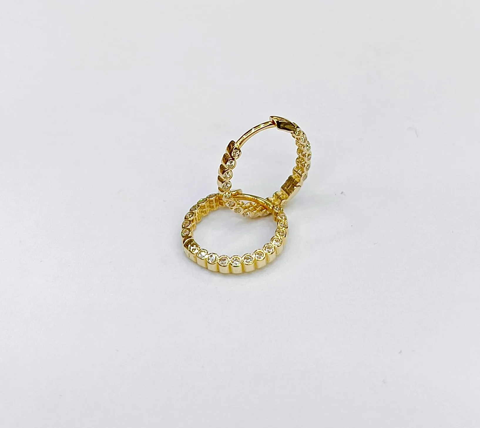 Favori Marka İtalyan Model Halka Küpe