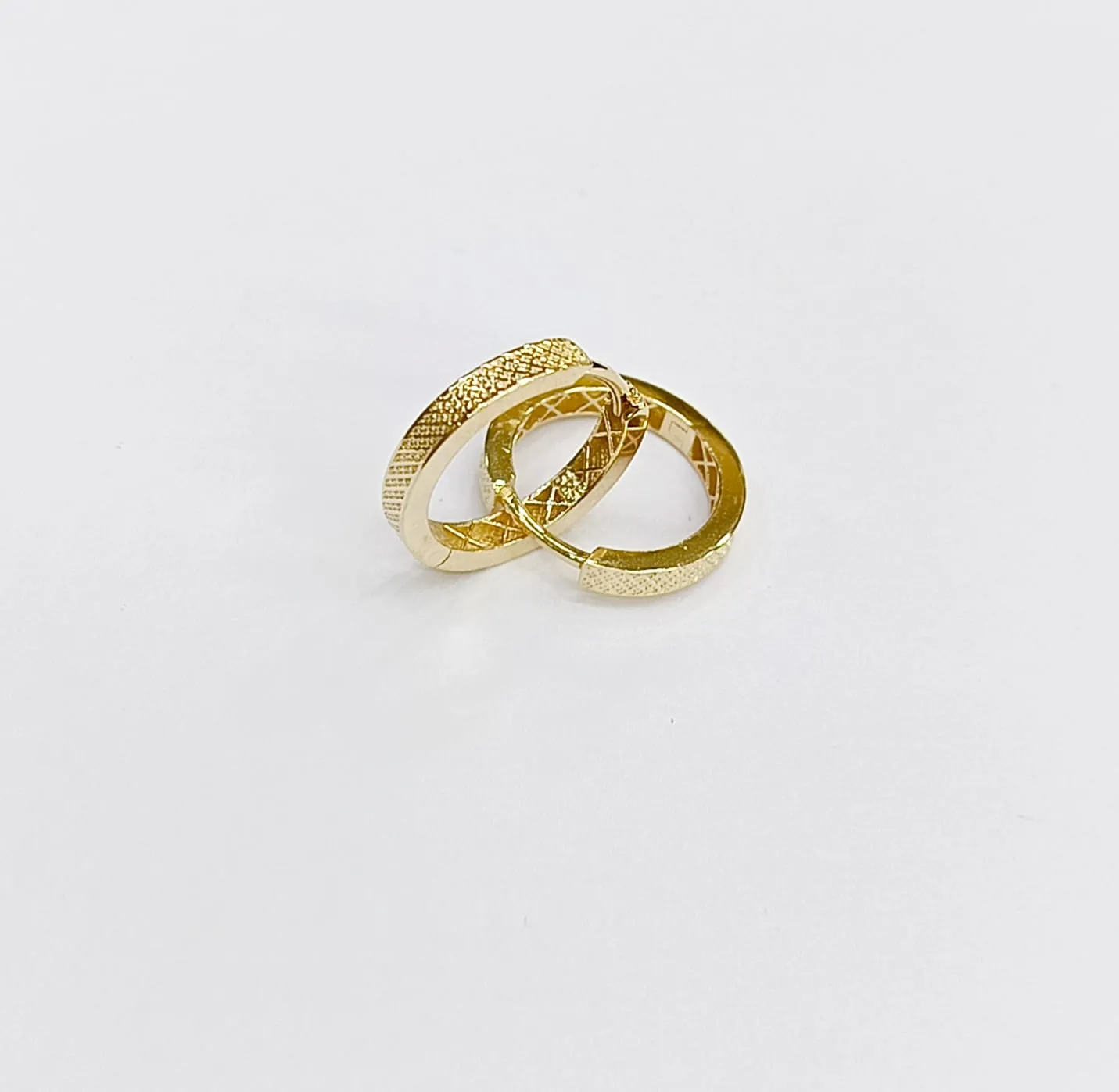 Favori Marka Desenli Halka Küpe