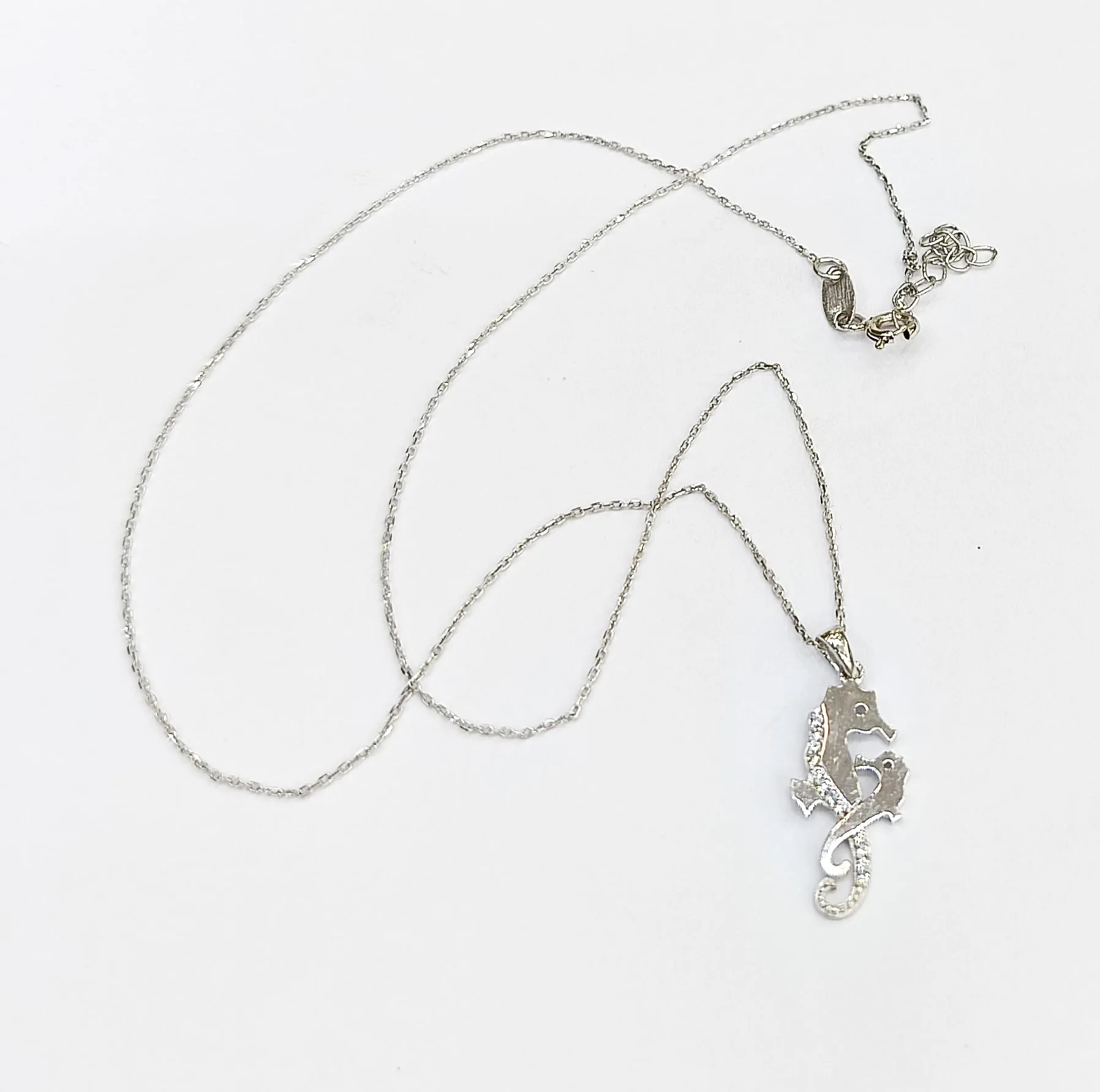 Favori Marka Deniz Atı Model Kolye