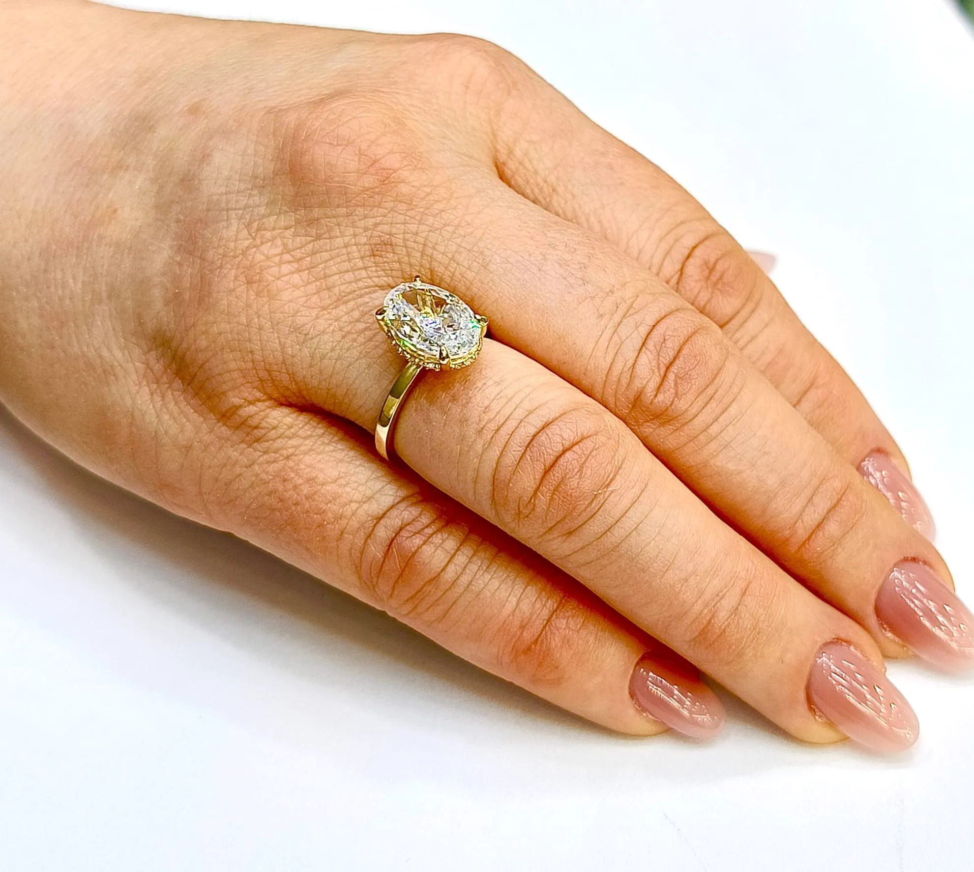 Favori Marka Oval Taşlı Yüzük