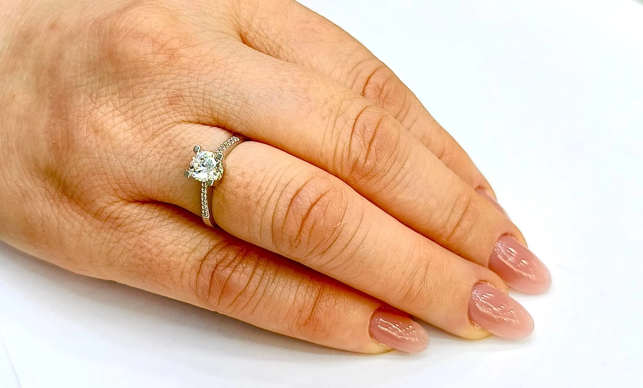 Favori Marka Tek Taş Model Yüzük