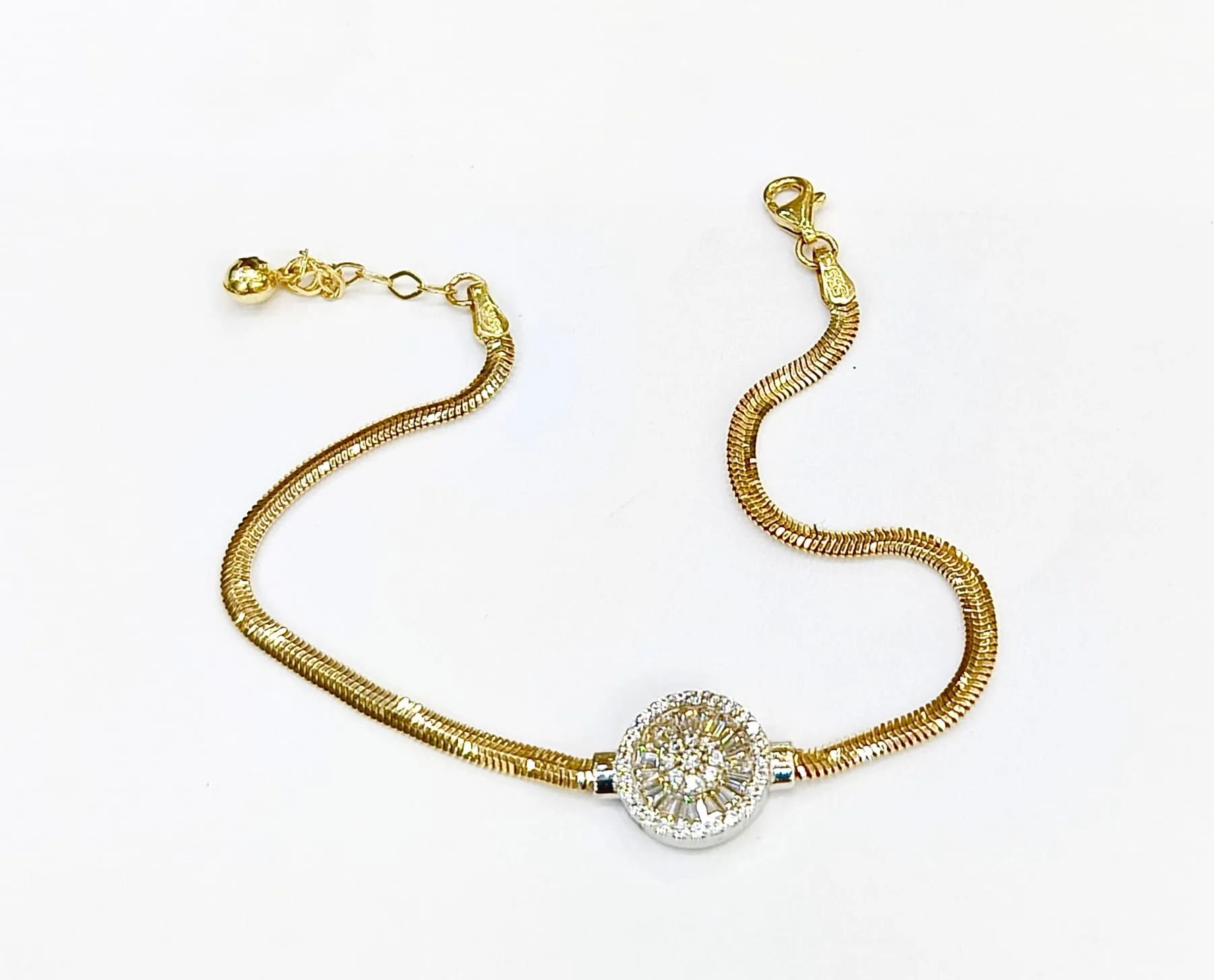 Favori Marka Balık Sırtı Model Baget Taşlı Bileklik