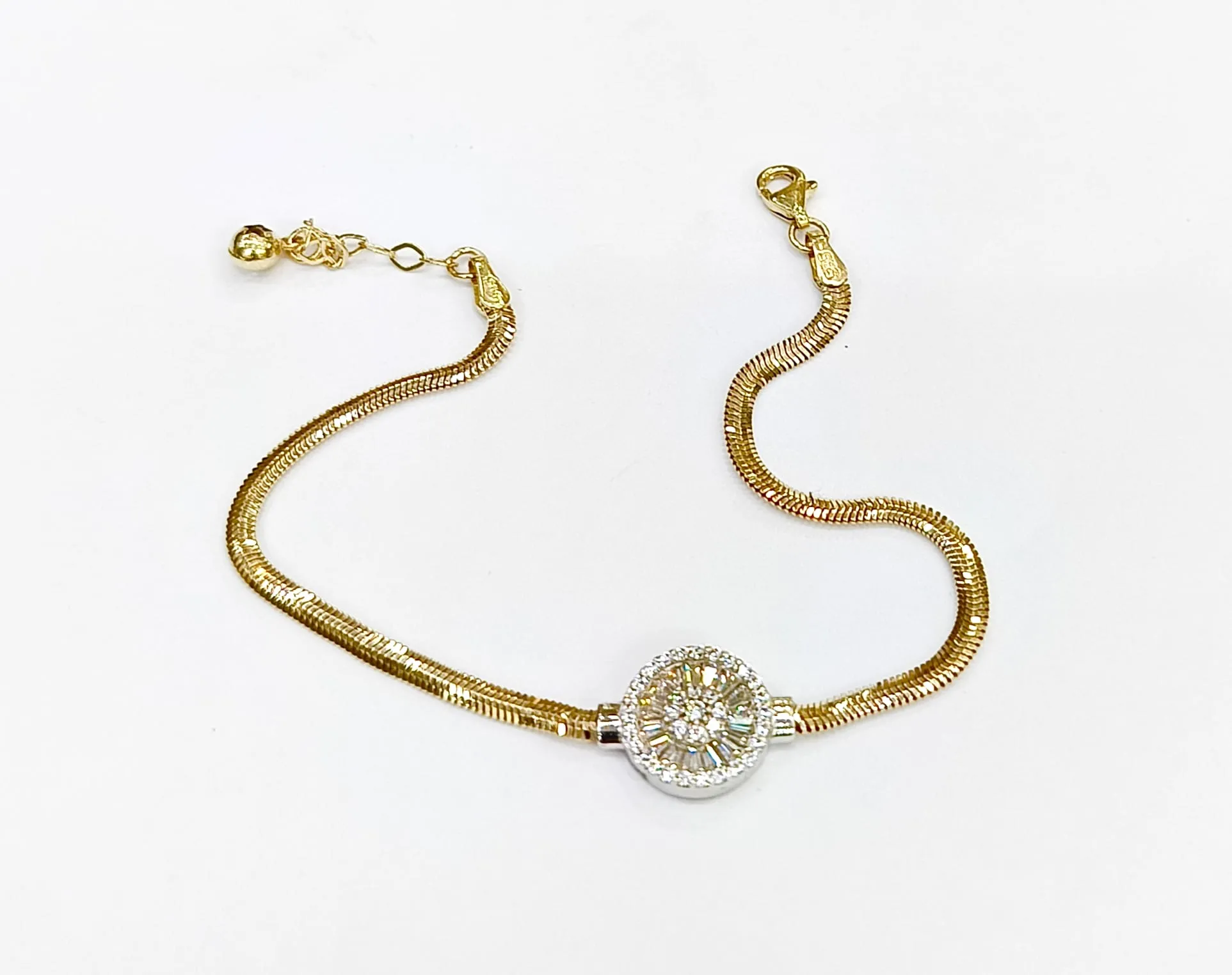 Favori Marka Balık Sırtı Model Baget Taşlı Bileklik