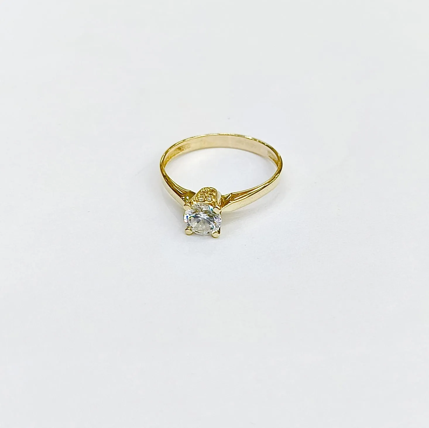 Favori Marka Tek Taş Model Yüzük