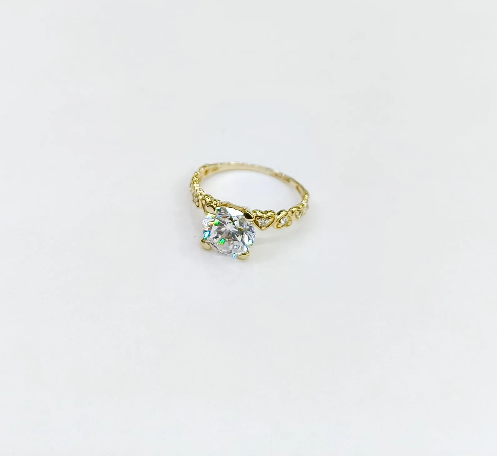 Favori Marka Tek Taş Model Yüzük